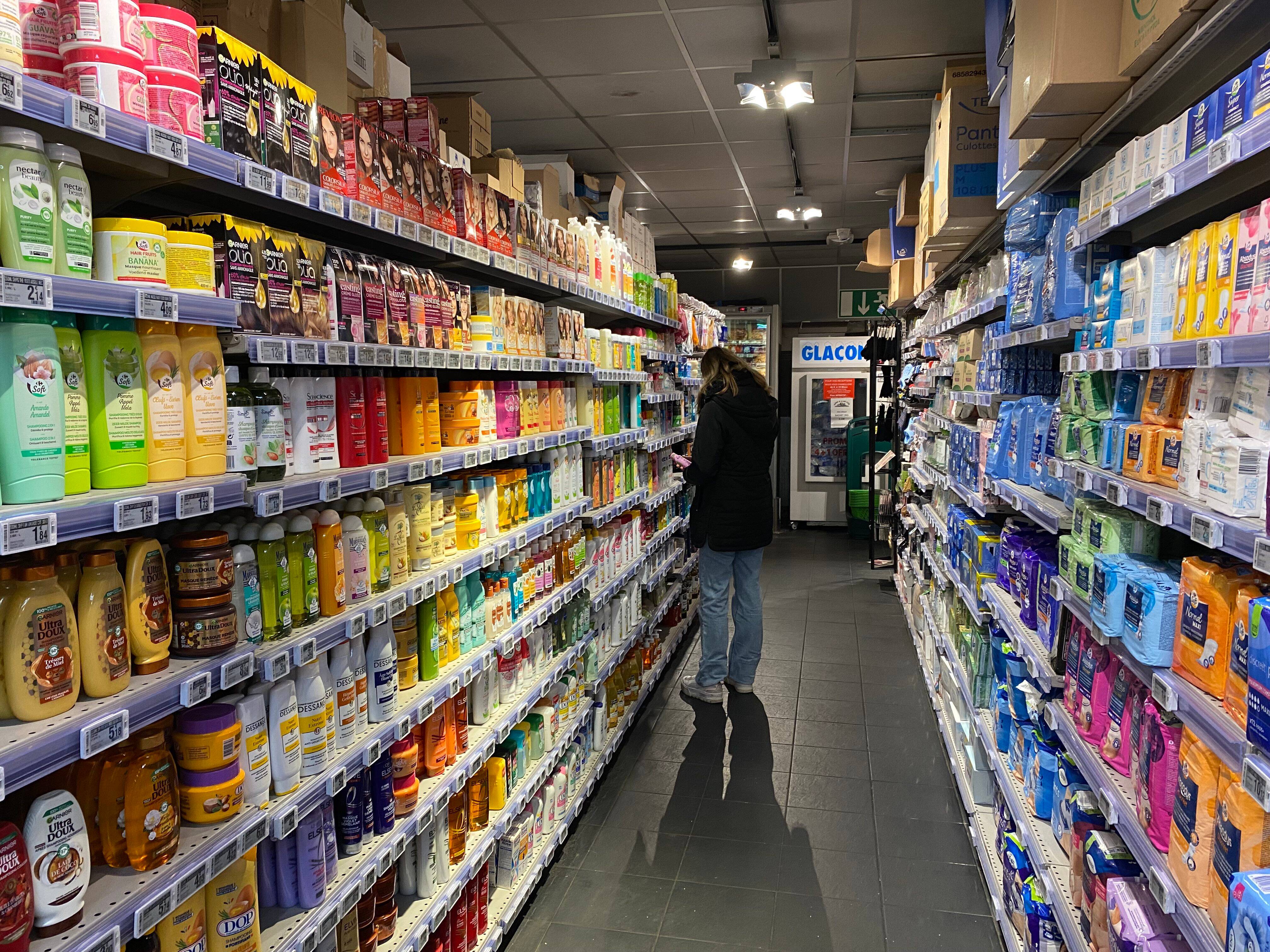 "Les clients nous reprochent de choper les voleurs et prennent leur défense!": le coup de gueule d'un couple de commerçants de Nice