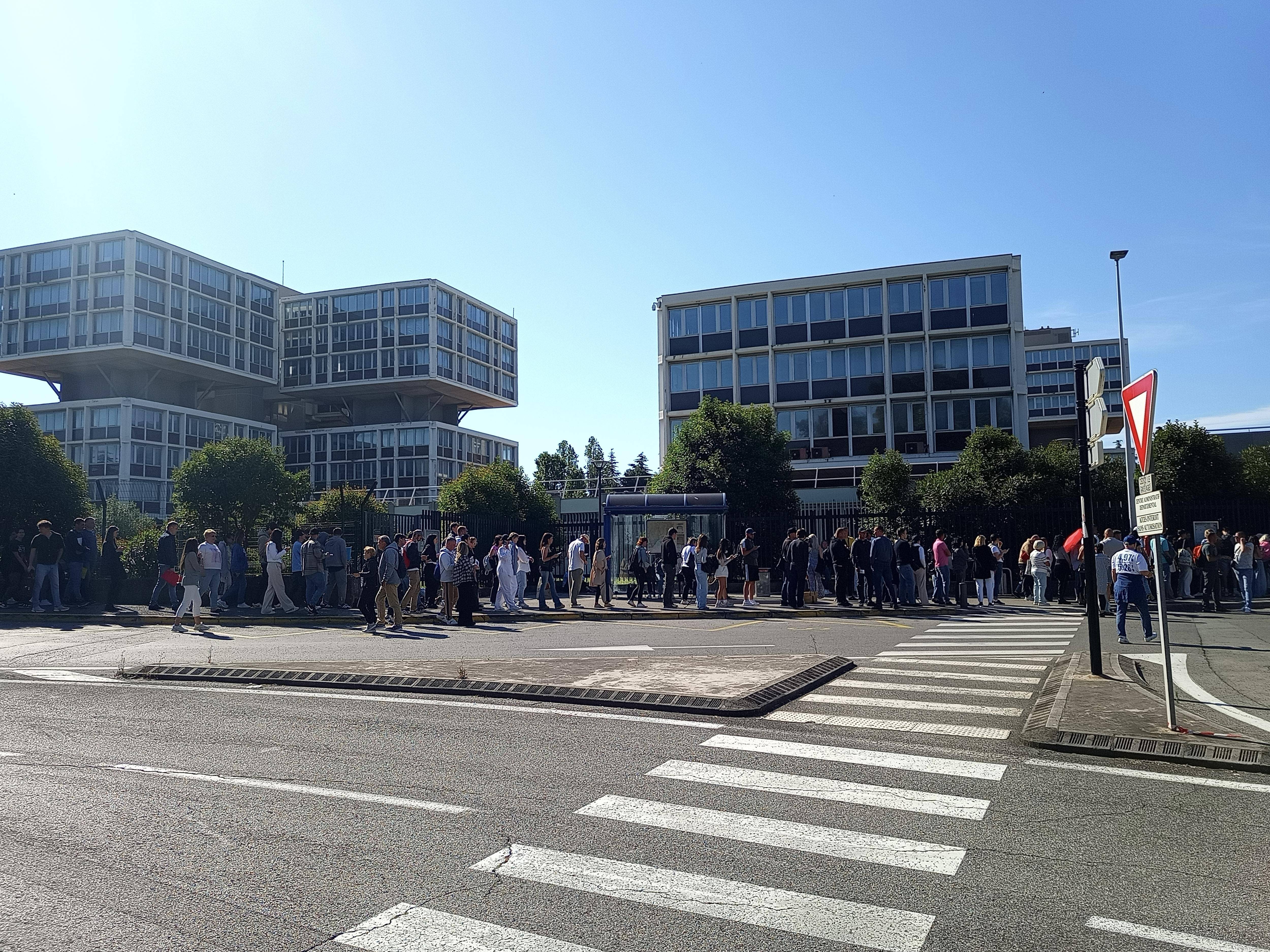 Devant la préfecture à Nice, "une situation intenable pour les Ukrainiens"