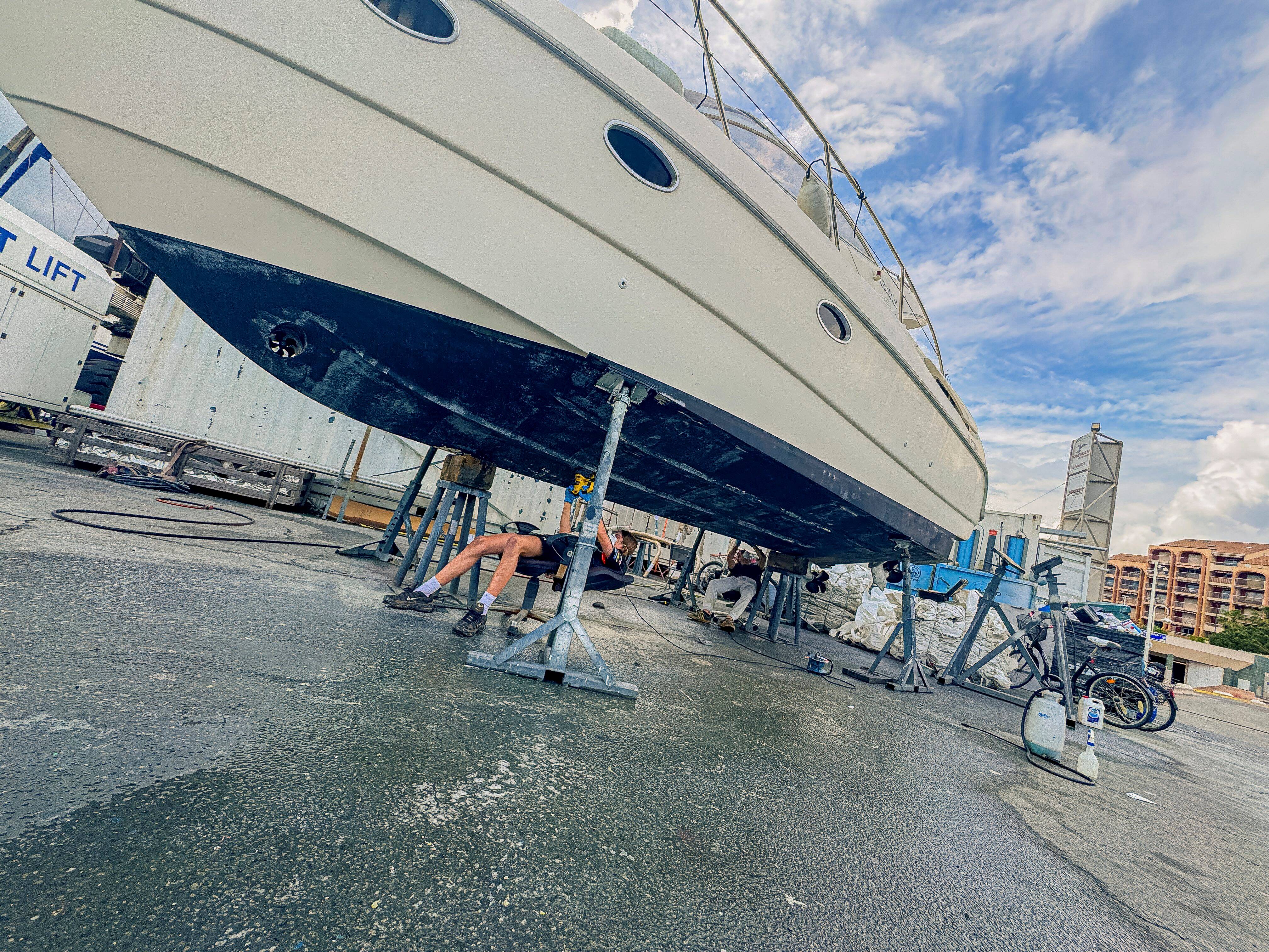 "Un non-sens économique et une casse sociale": 21 emplois menacés par la reprise en régie du chantier naval de Port-Fréjus