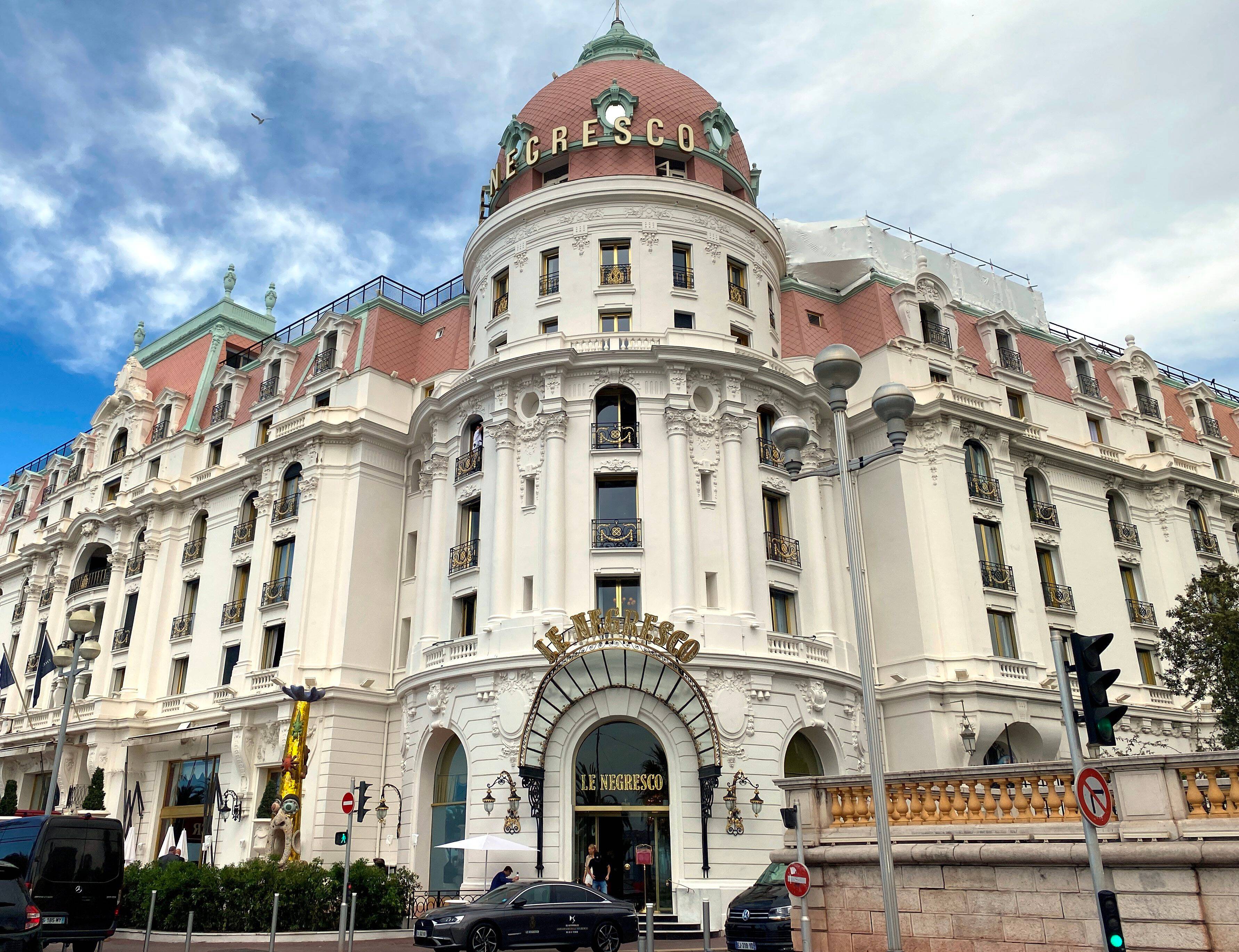 Suite panoramique, terrasse privative, jacuzzi... Une nouvelle pépite au sommet du Negresco à Nice et il se pourrait qu'Emmanuel Macron y loge pendant le Sommet de l'Océan