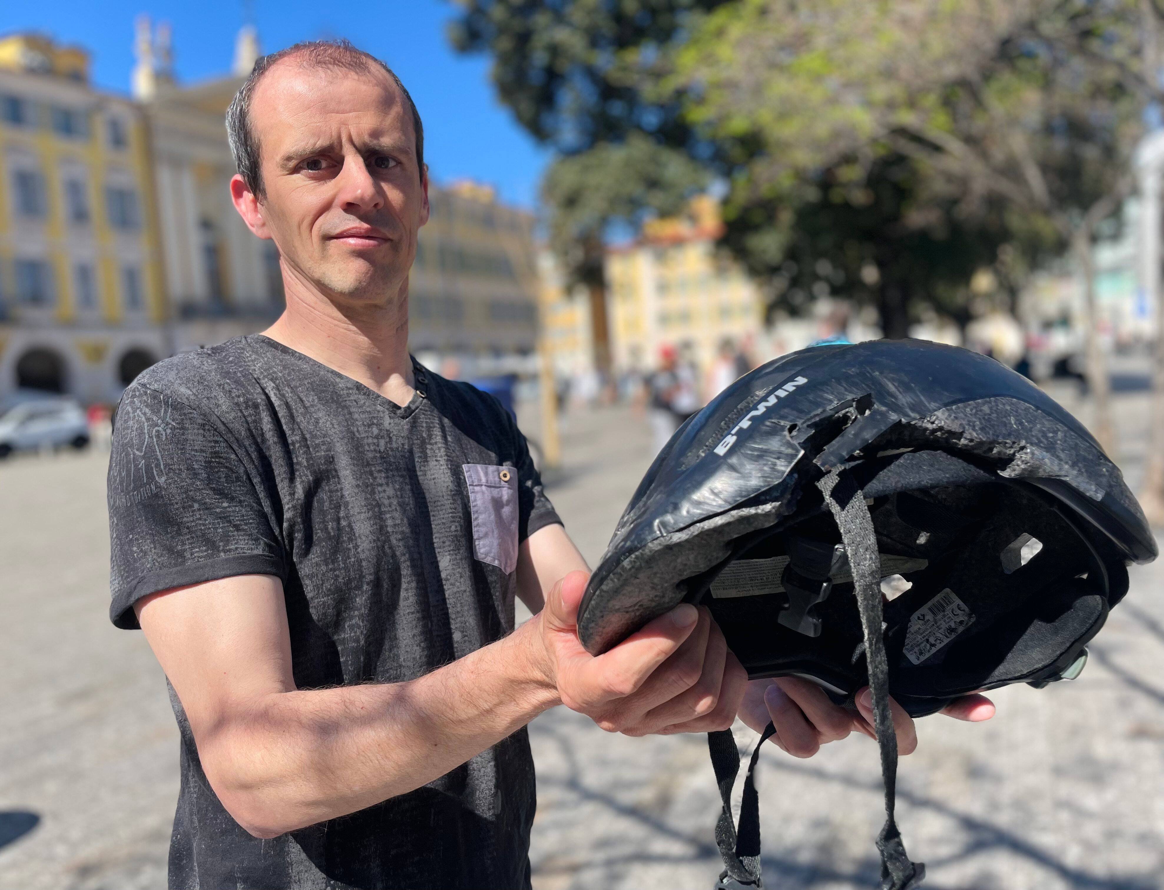 "Grâce à eux, j'ai pu retrouver mon fils": rescapé d'une terrible chute lors de l'Étape du Tour, il veut remercier ceux qui l'ont sauvé