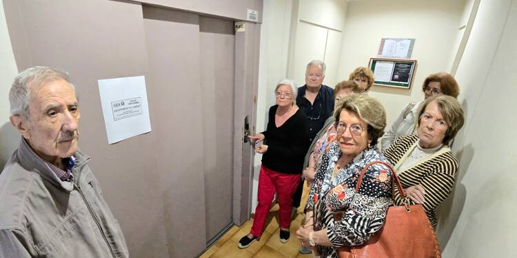 C’est une vraie galère: les habitants de cet immeuble de Saint-Raphaël sont sans ascenseur depuis 6 semaines, la colère monte