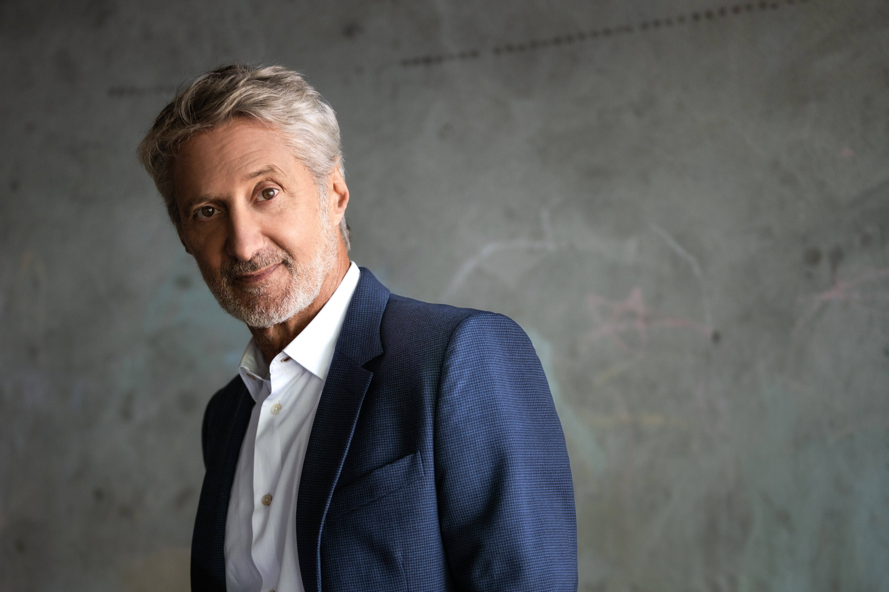 Son méchant préféré, sa BO favorite, les réalisateurs avec qui il aurait aimé travailler... Antoine De Caunes nous livre ses secrets de cinéma
