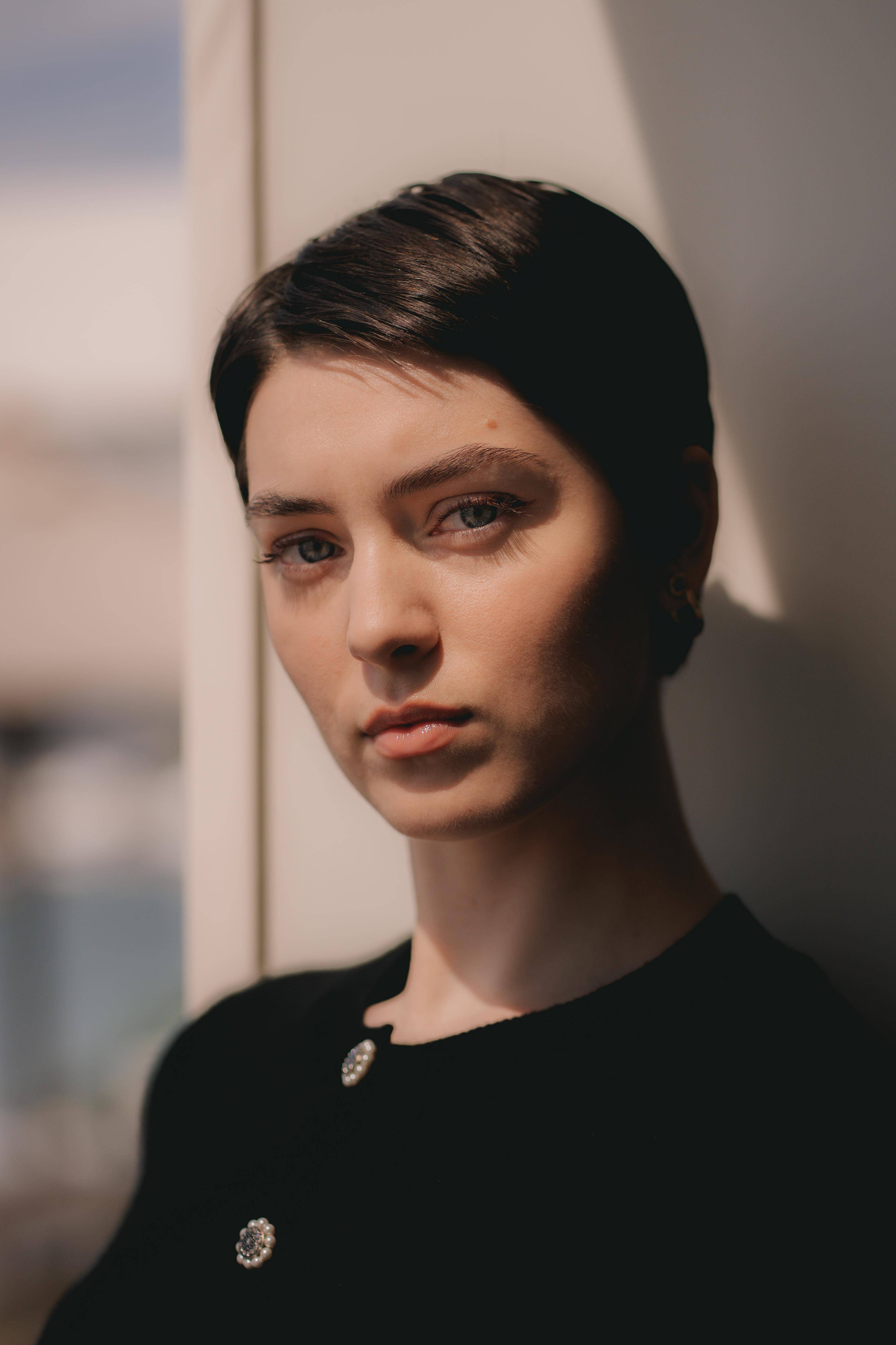 Qui est l'actrice franco-roumaine Anamaria Vartolomei, César de la meilleure révélation féminine en 2022 pour "L'Evènement", de retour à Cannes avec "L'Intérêt d'Adam"?