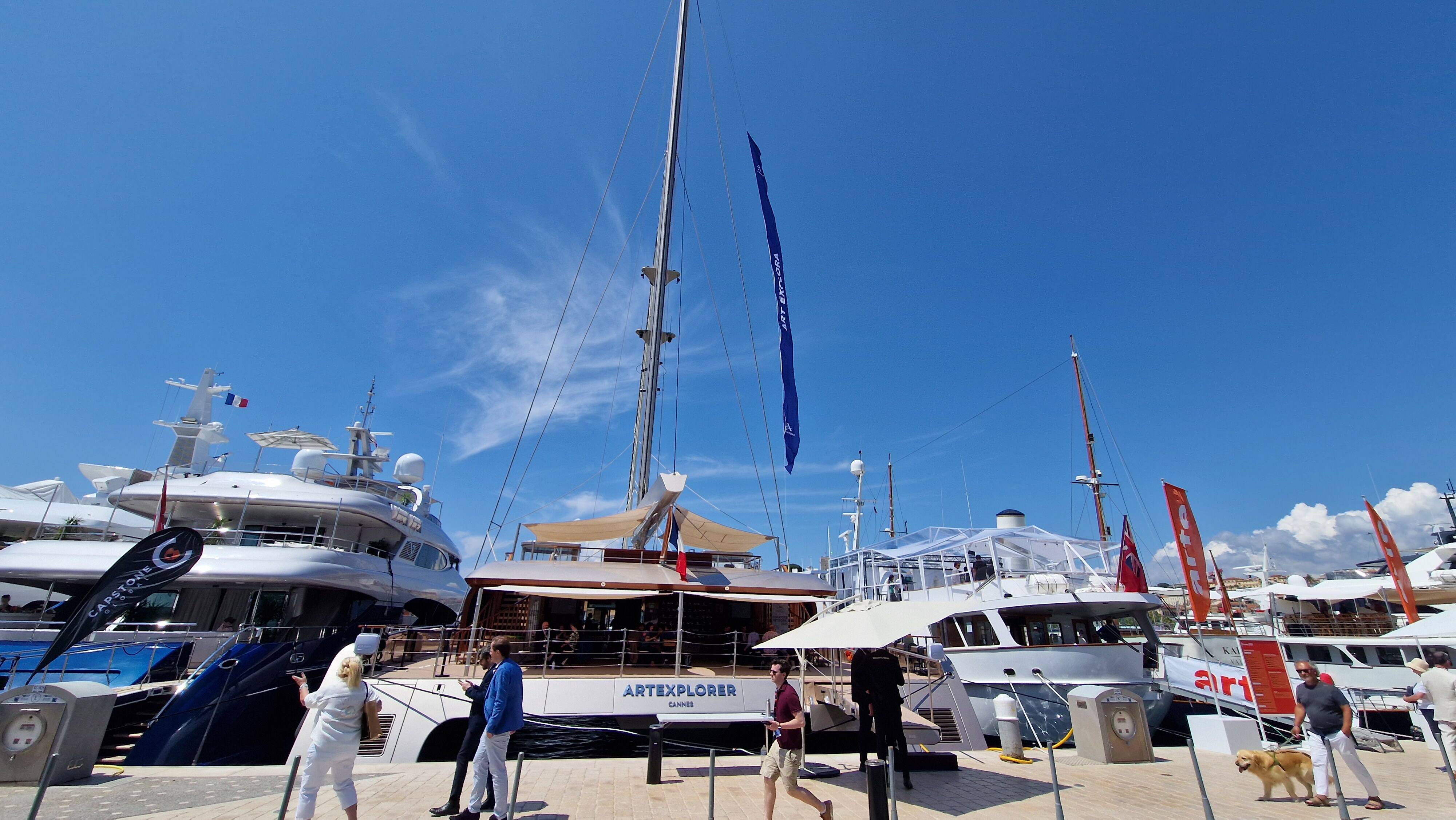 Tout ce qu'il faut savoir sur ce bateau-musée dédié aux arts immersifs amarré pour la première fois au port de Cannes