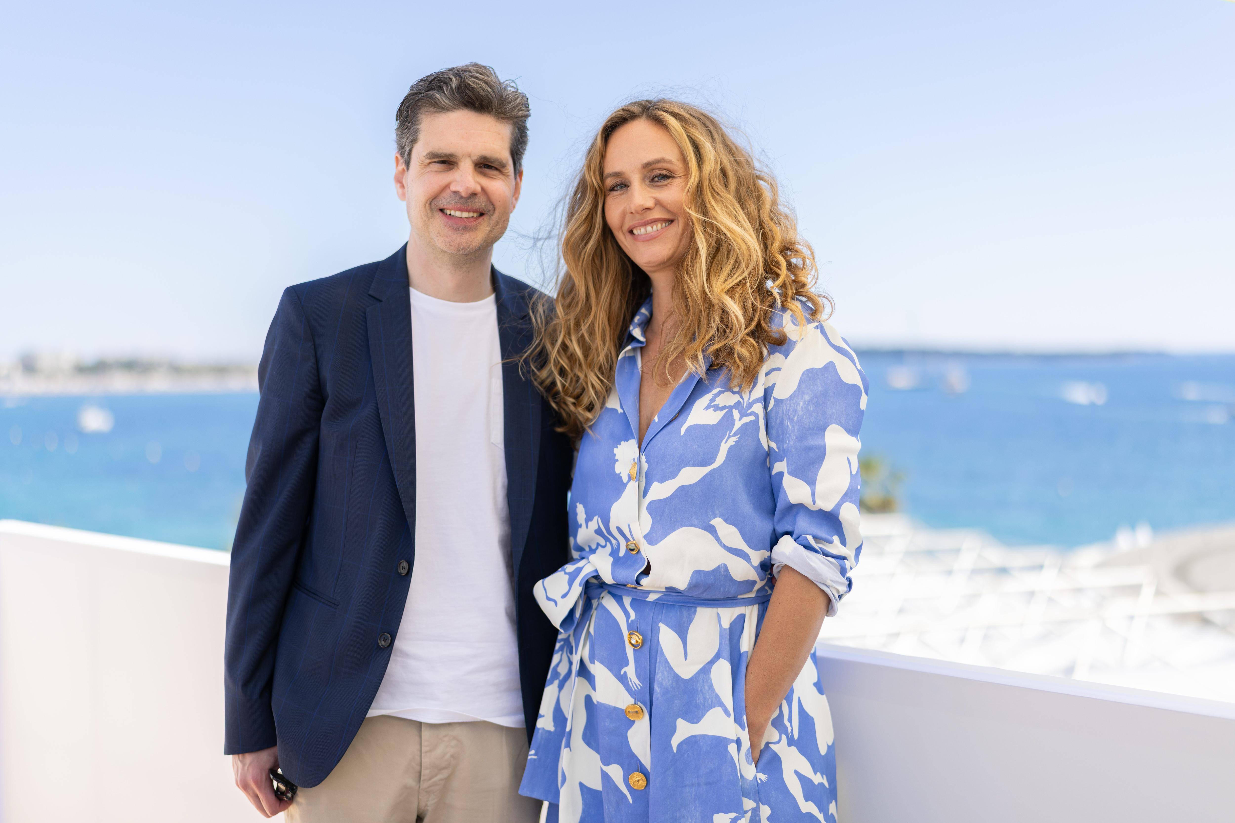 "Il faut bien réfléchir au monstre que l'homme est en train, de créer": dans "Dalloway", l'actrice Cécile de France se frotte à l'Intelligence artificielle