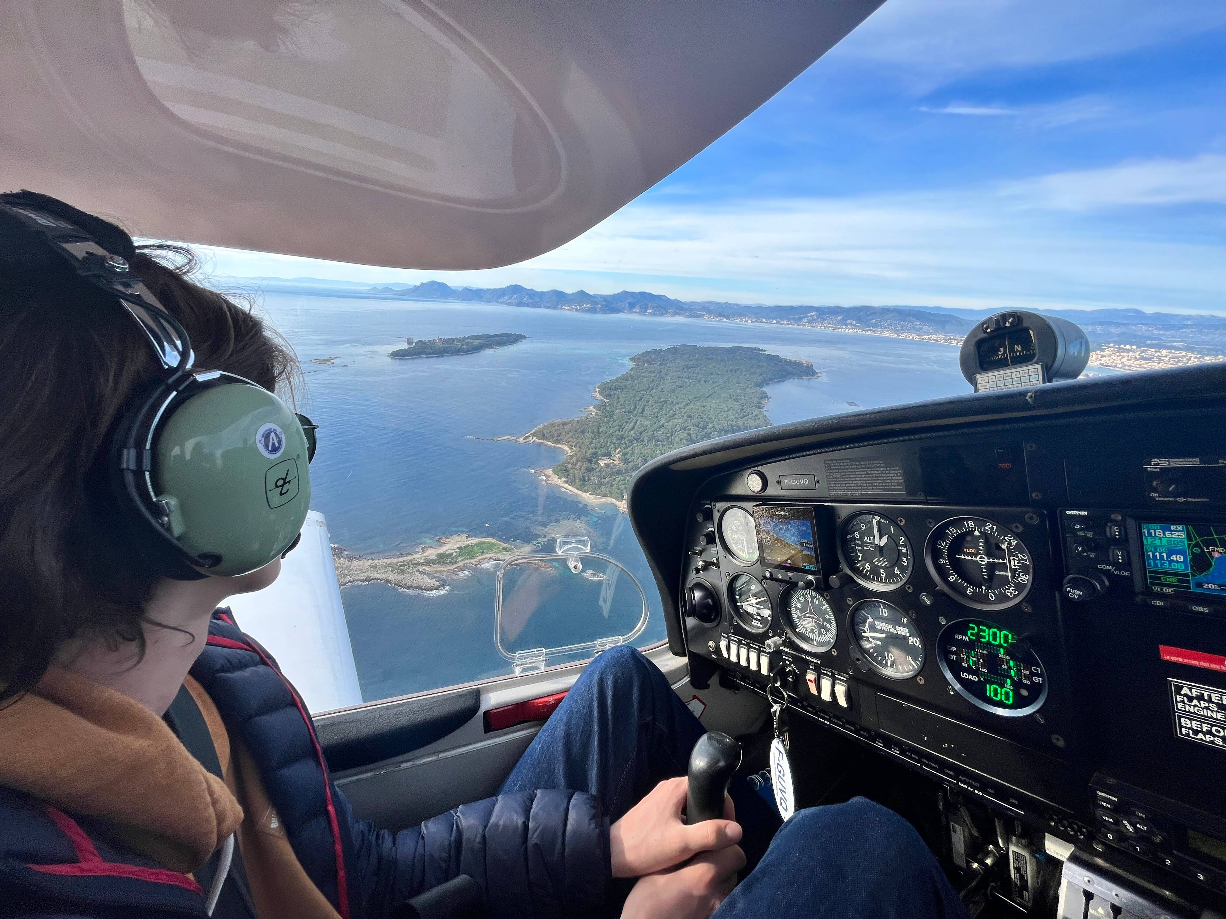 Brevet d'initiation à l'aéronautique: quand les lycéens de Monaco partent à la conquête du ciel