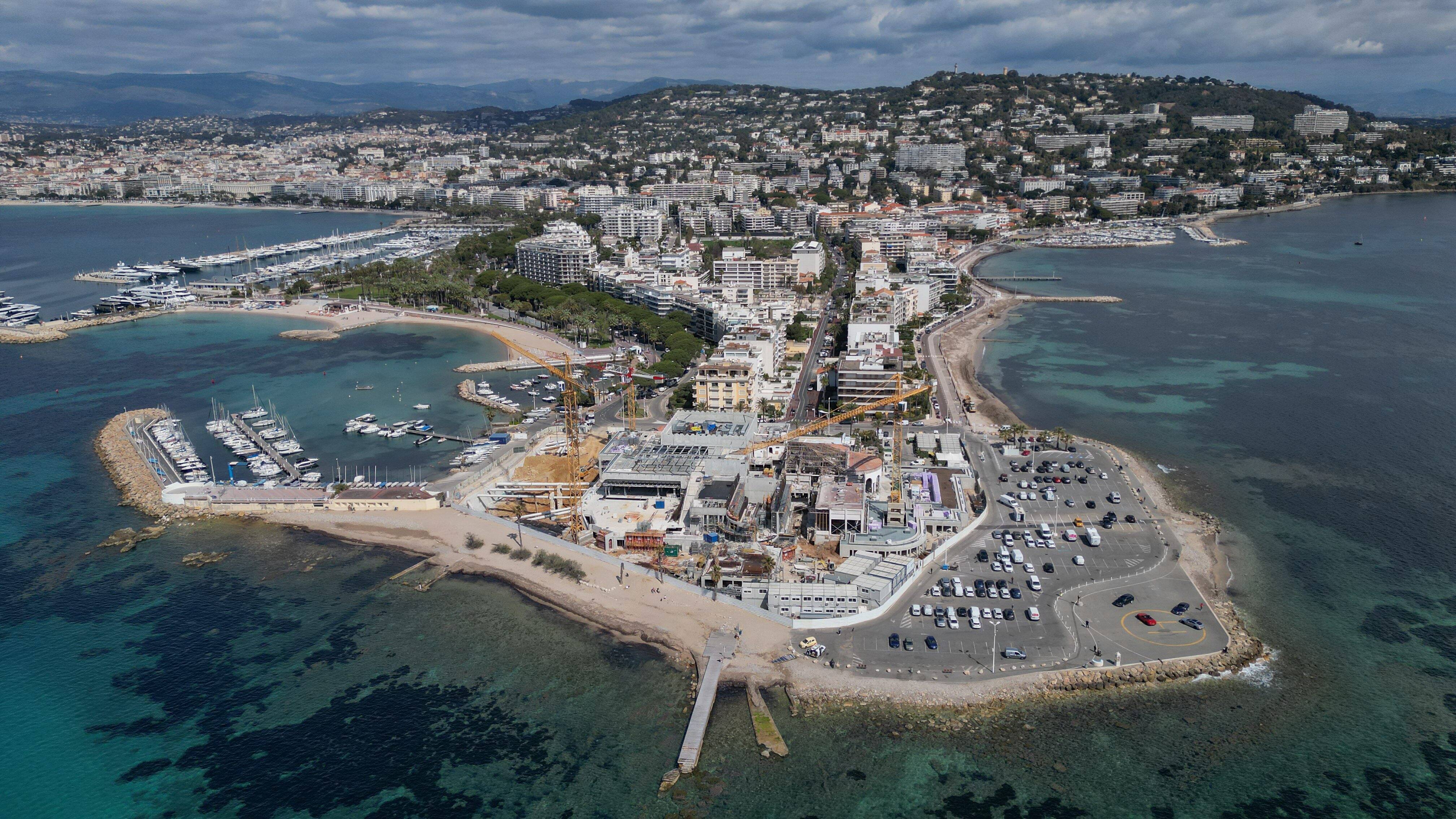 "C'est beau, mais ce n'est pas pour nous": à Cannes, le Palm Beach est-il désormais réservé à une élite?