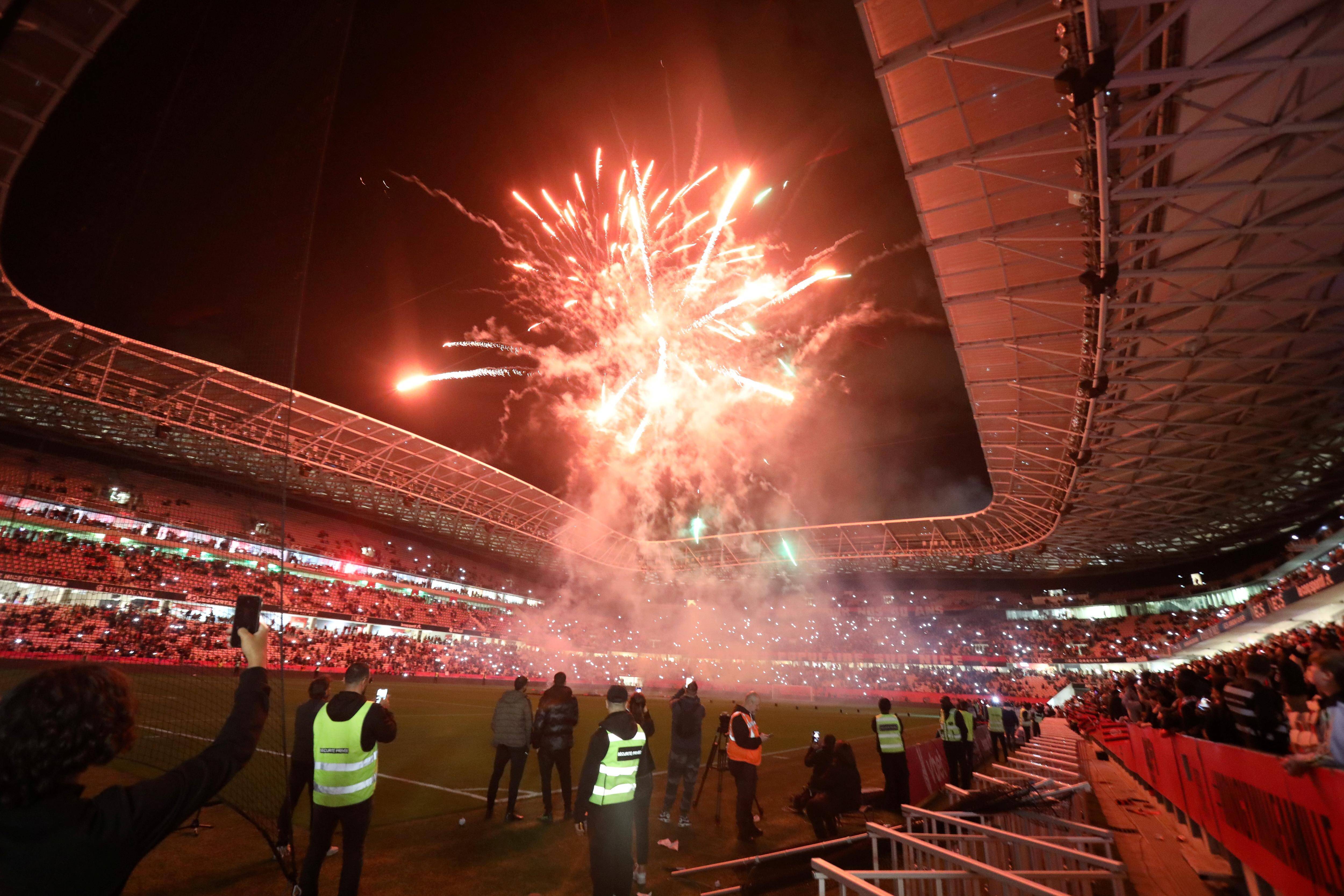 Des "rats de loge" profitent du final de la saison à l'Allianz Riviera à Nice pour chaparder des bouteilles d'alcool