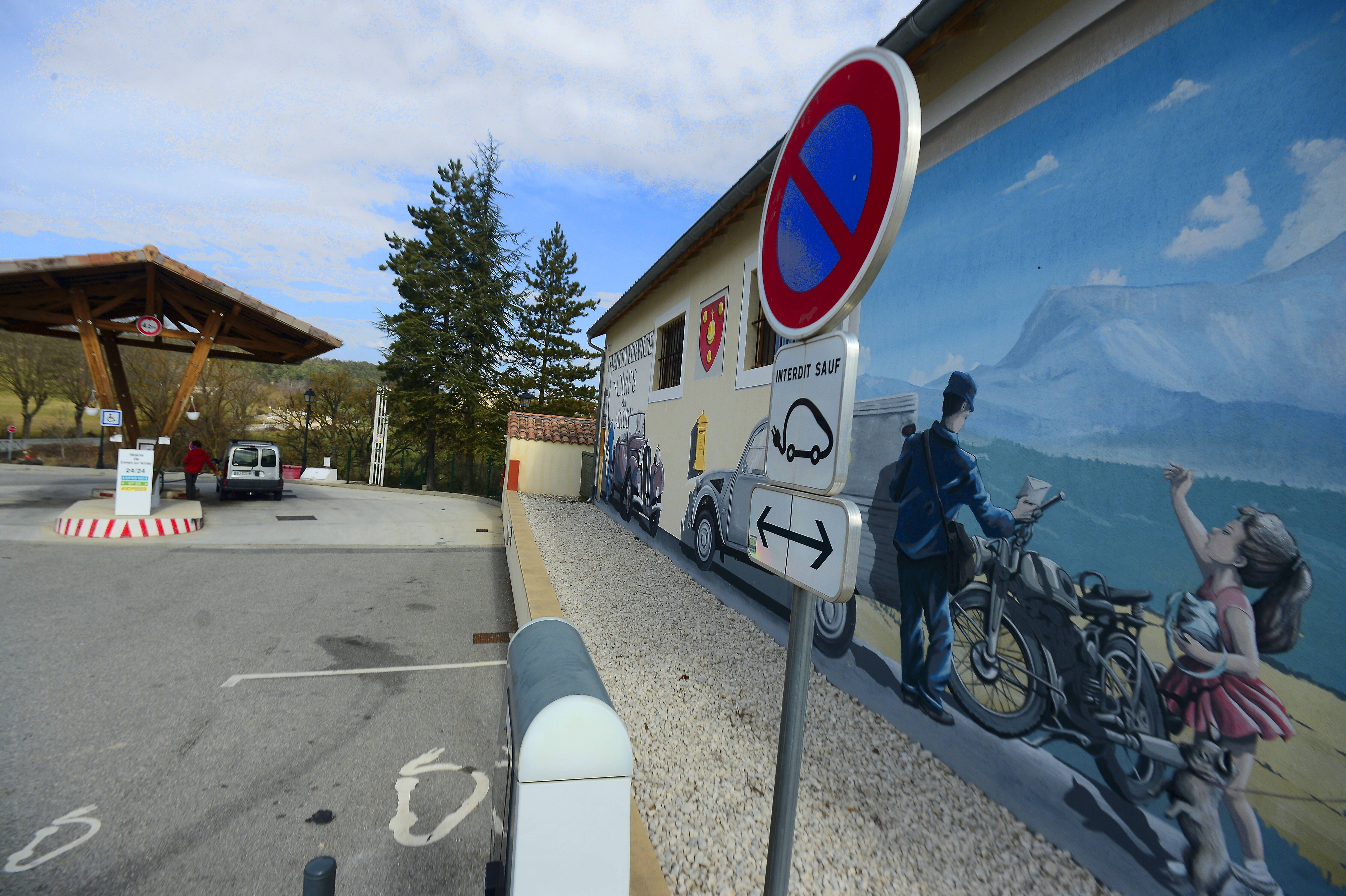 Des motards impliqués dans deux accidents de la route dans le haut Var ce dimanche, deux victimes sont dans un état grave