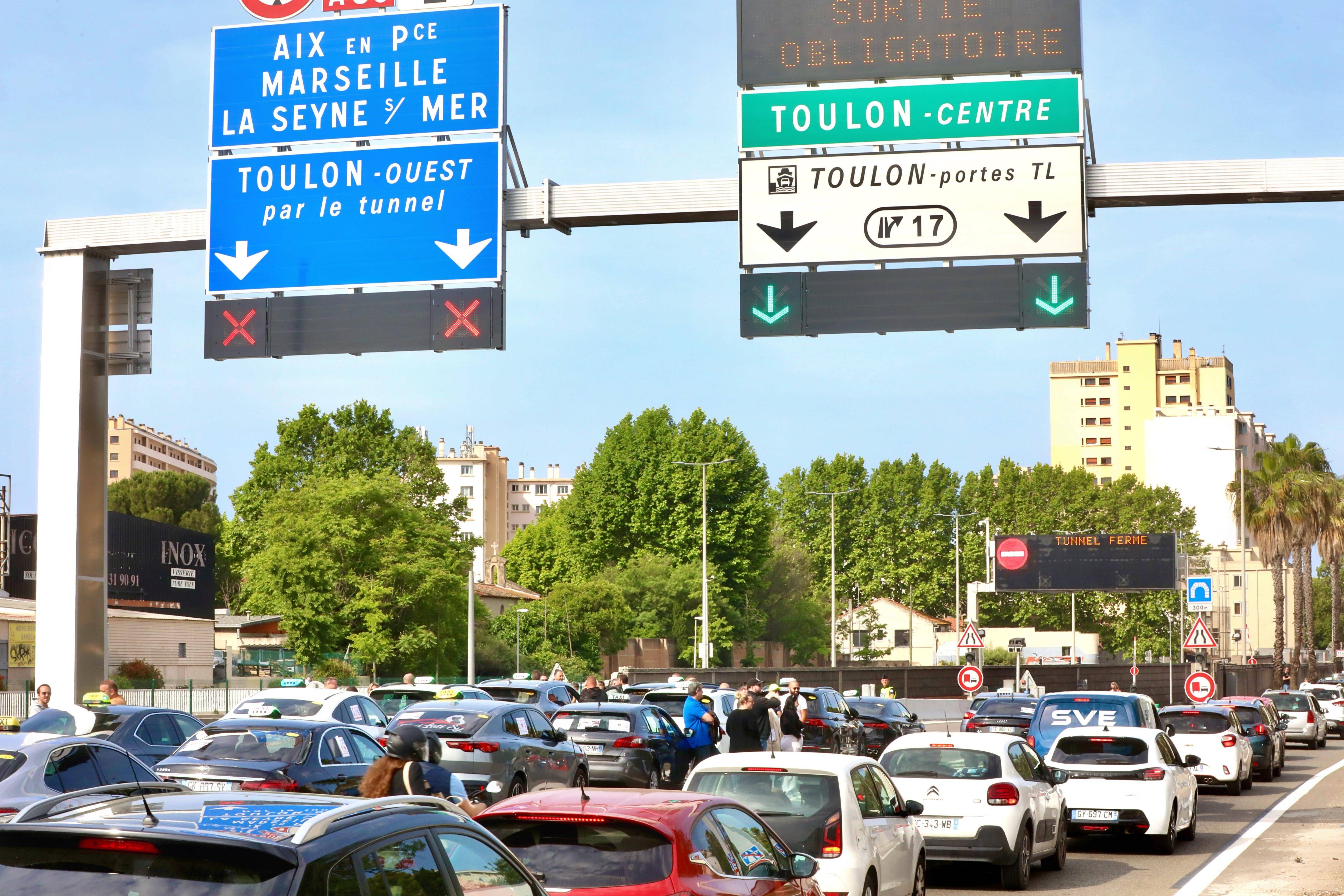 Le mouvement de blocage des taxis va se poursuivre ce mardi: grosse pagaille attendue dans la métropole toulonnaise
