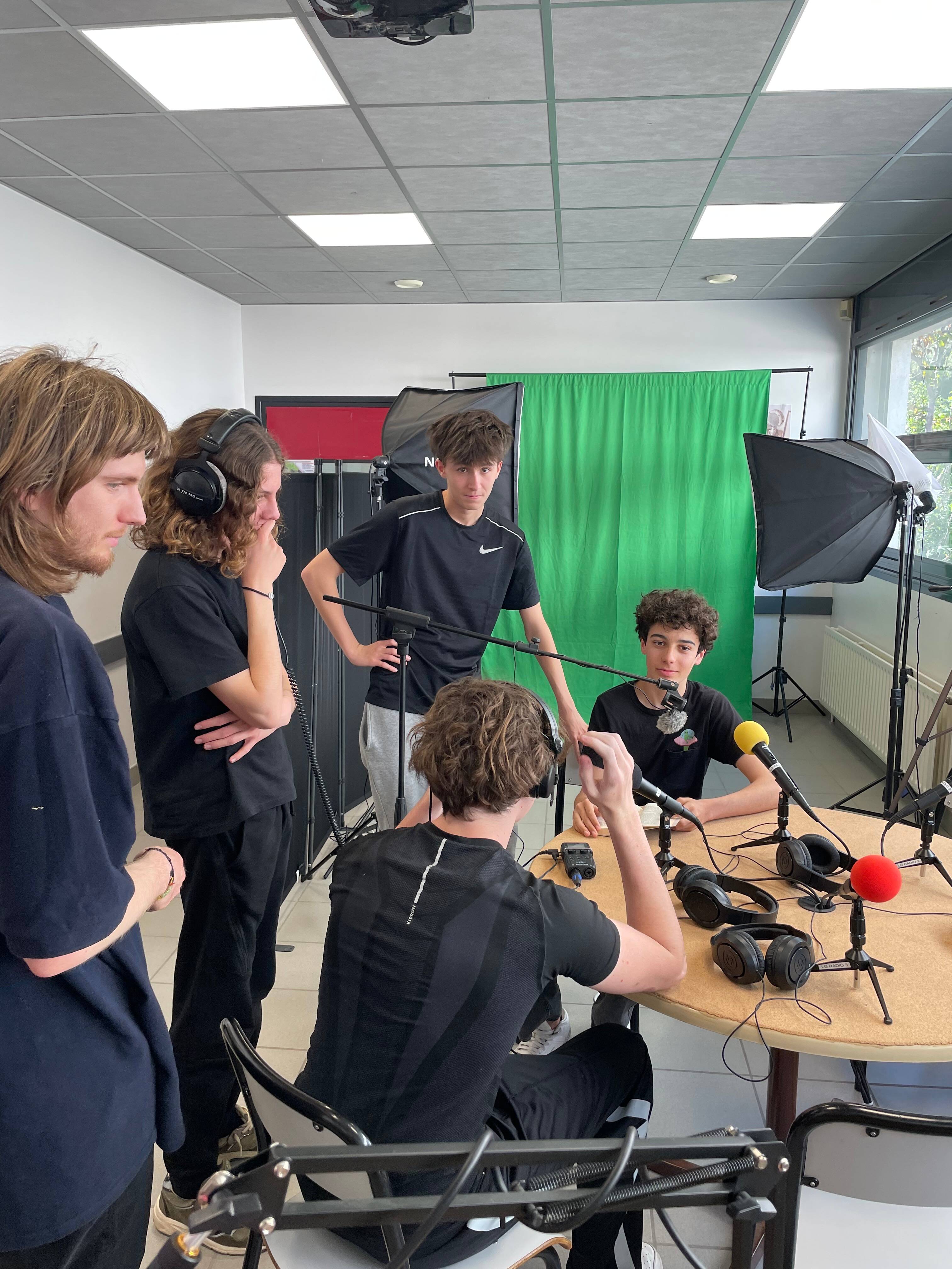 A Ollioules, ces collégiens de La Cordeille réinventent le monde avec un podcast engagé