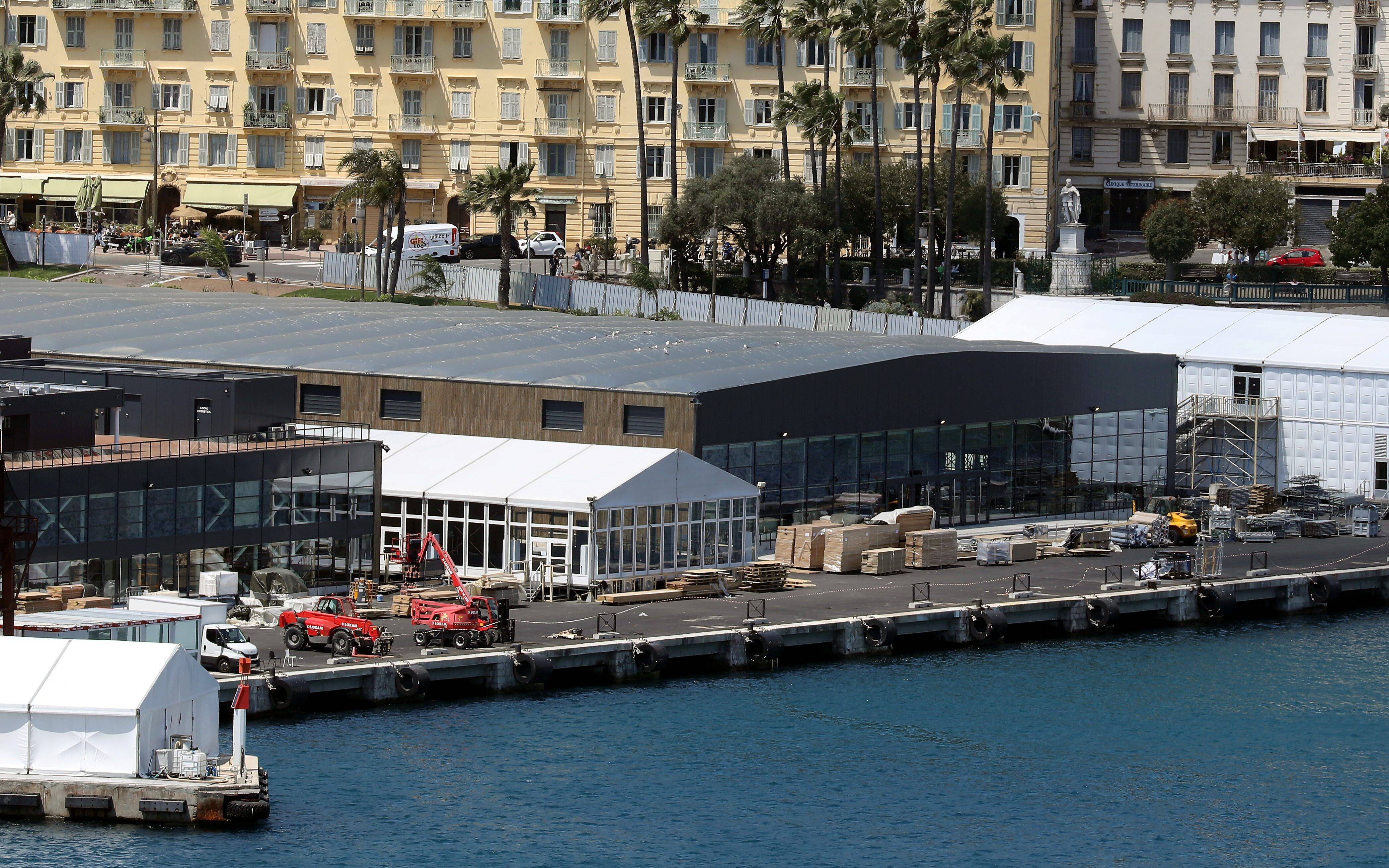 Le palais des congrès de Nice "sera noyé dans la végétation" promet le maire Christian Estrosi