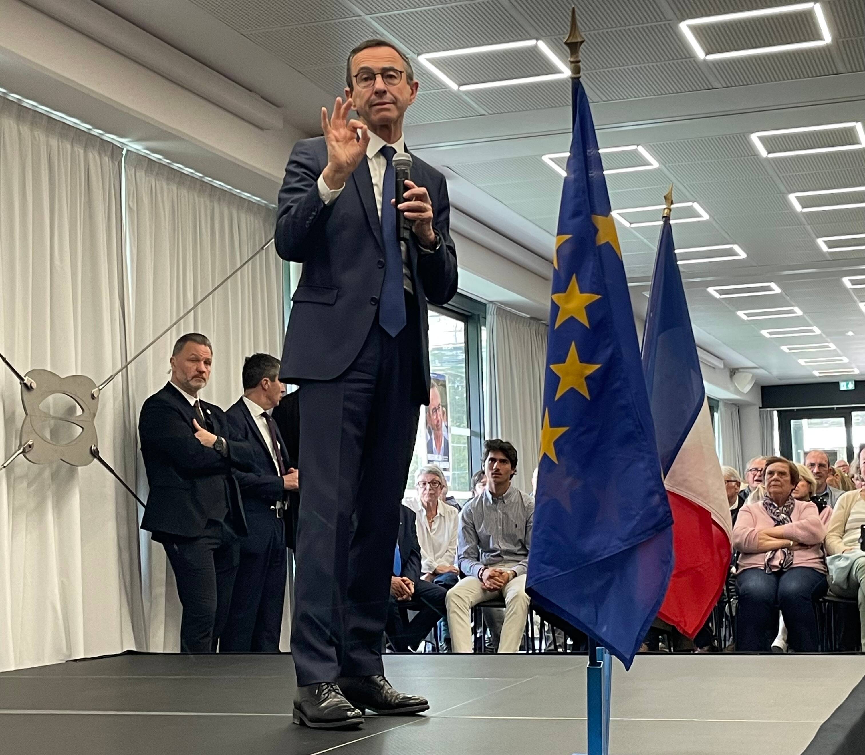 Élu président des Républicains, Bruno Retailleau balaie Laurent Wauquiez dans le Var