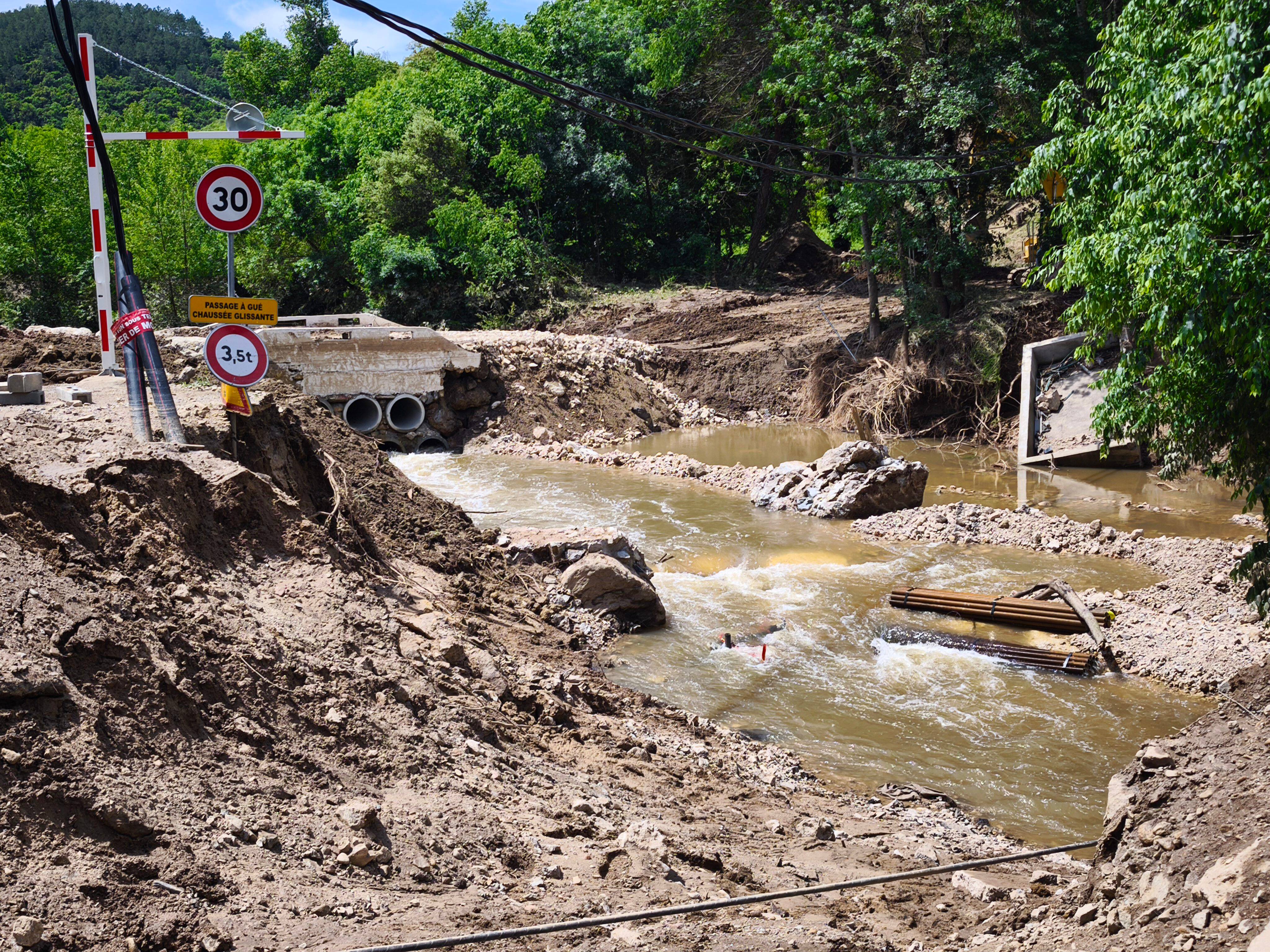 Détruit en octobre 2024, l'accès au domaine des Canebières au Muy encore touché par les inondations de ce mardi