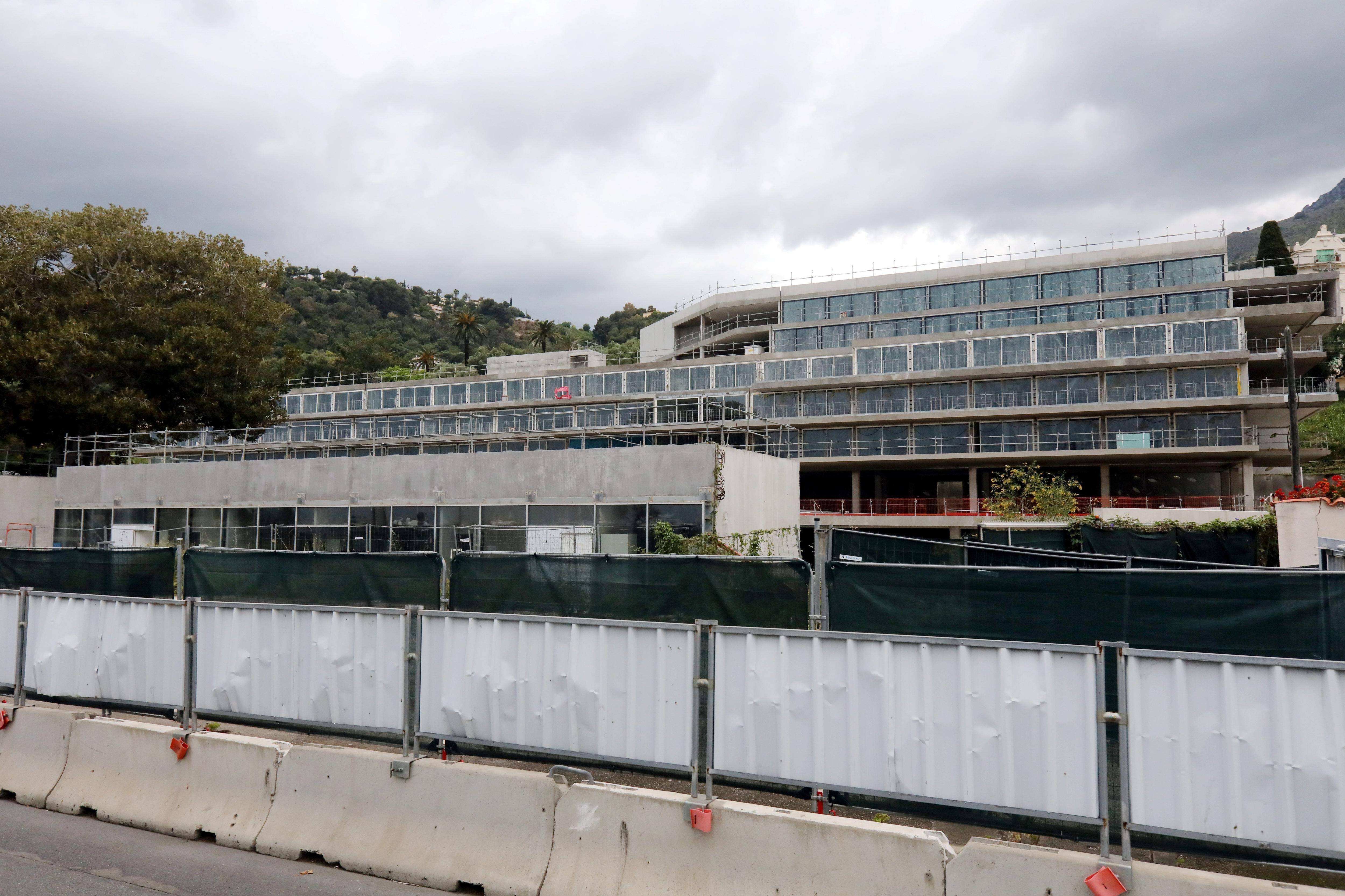 À menton, un bras de fer s’engage entre la municipalité et le promoteur de l’hôtel 5 étoiles, toujours en chantier