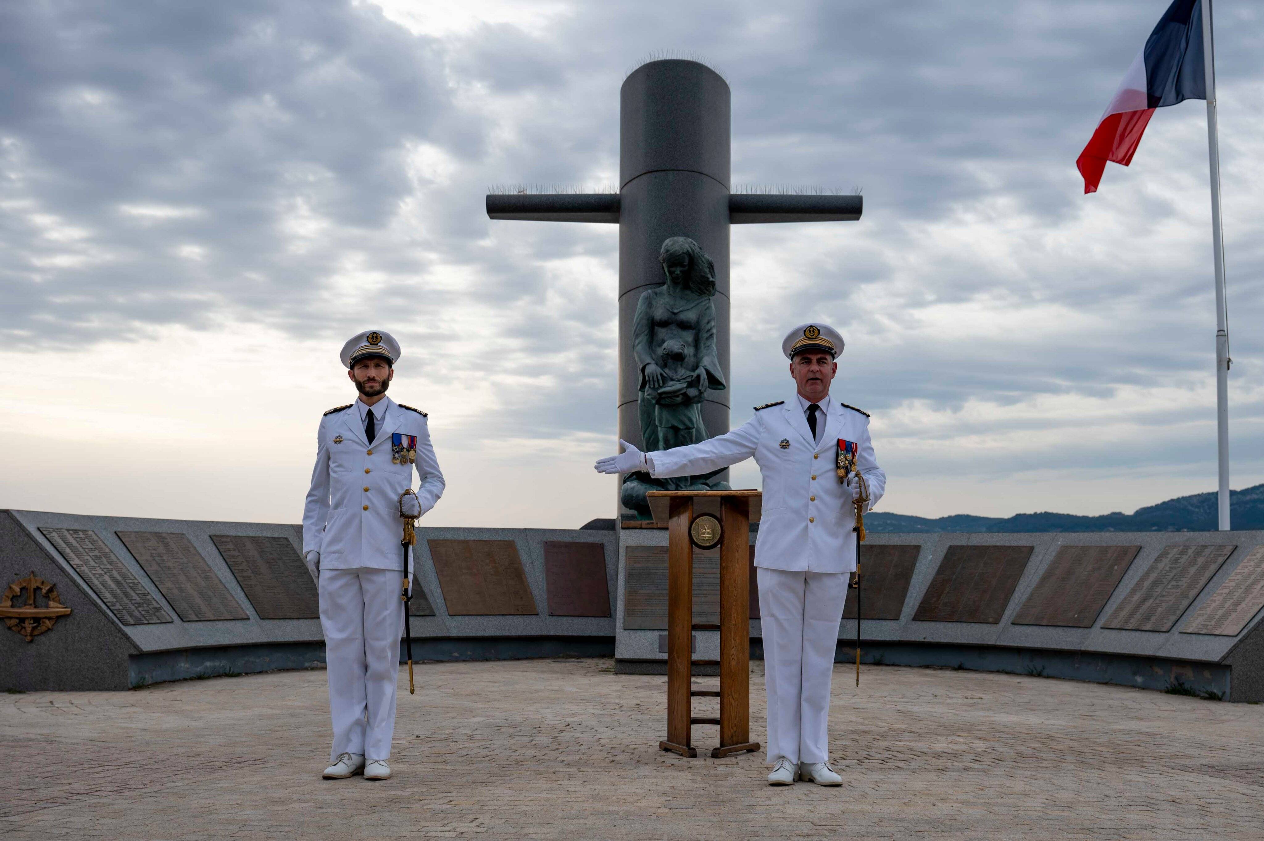 A Toulon, le capitaine de frégate Owen devient le tout premier commandant du sous-marin nucléaire d'attaque De Grasse