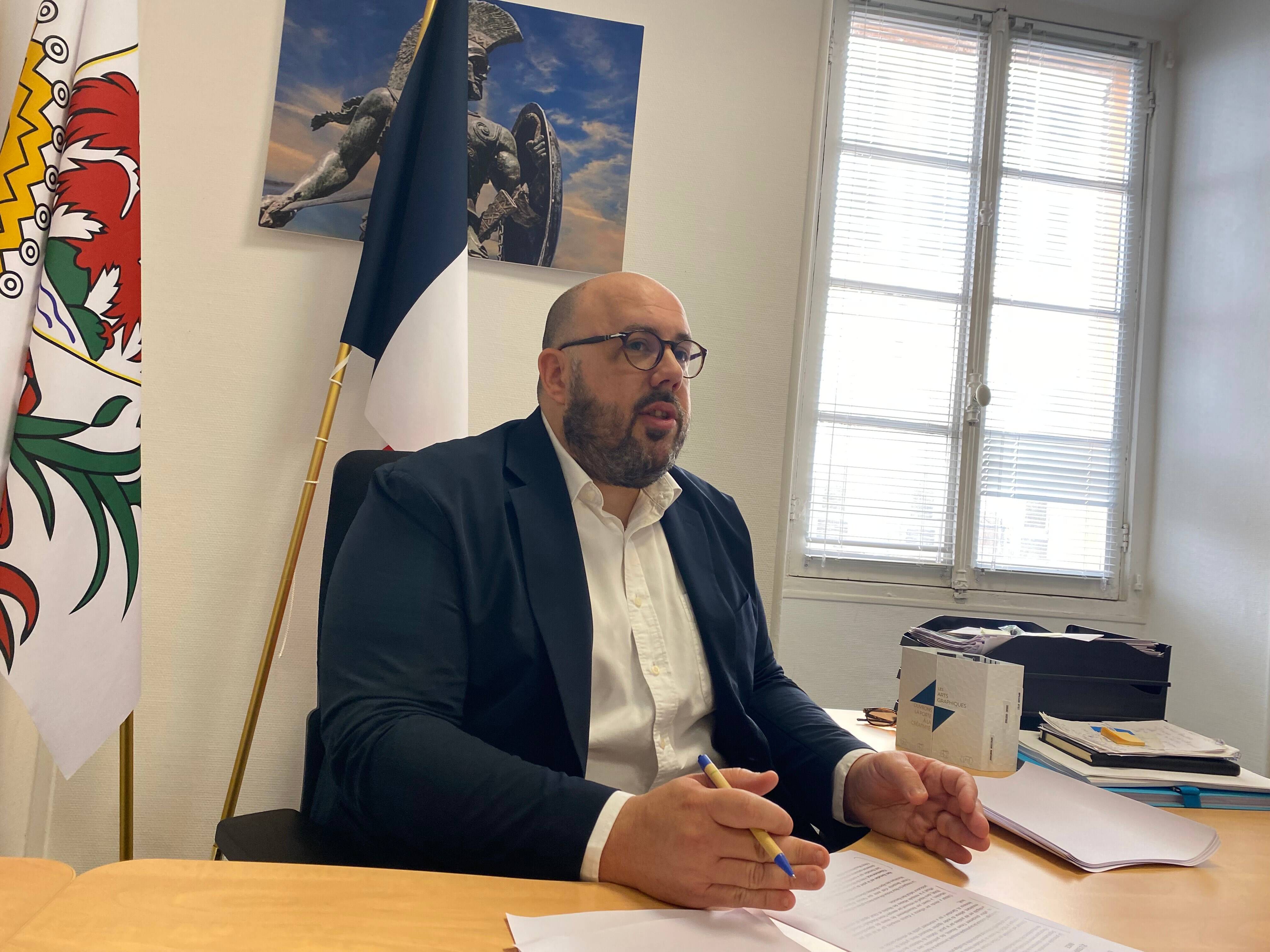 "Nice est profondément pénétrée par cet islamisme": l'élu d'opposition d'extrême droite, Philippe Vardon, veut un état des lieux