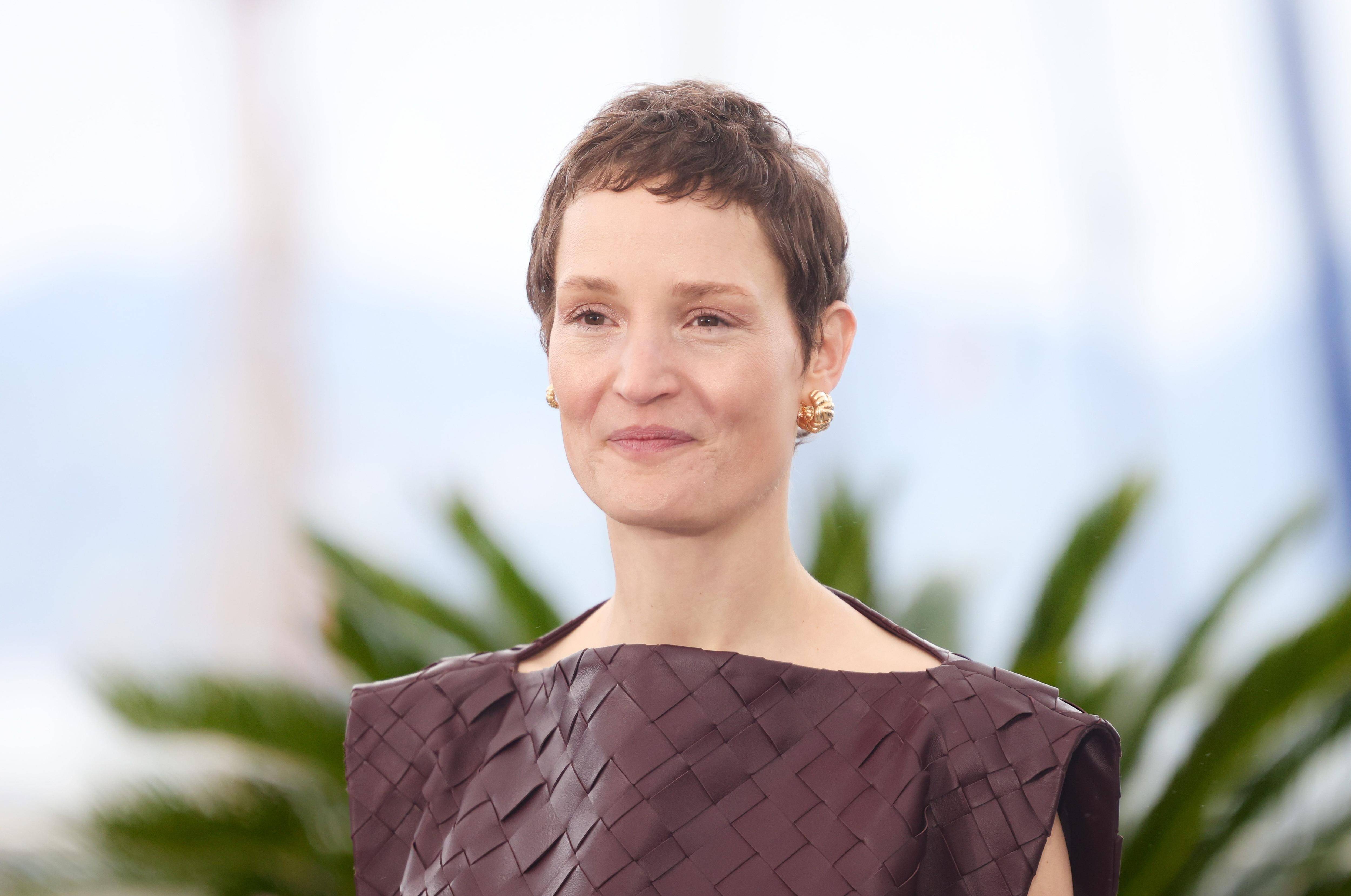 78e Festival de Cannes: on a raconté Vicky Krieps, magnétique dans l'adaptation du roman "Love Me Tender" de Constance Debray