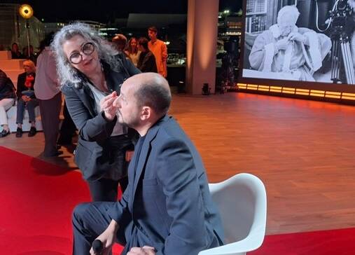 "C'était un rêve pour moi de travailler pour la télévision": cette maquilleuse de Mougins embellit les stars sur les plateaux TV du Festival de Cannes