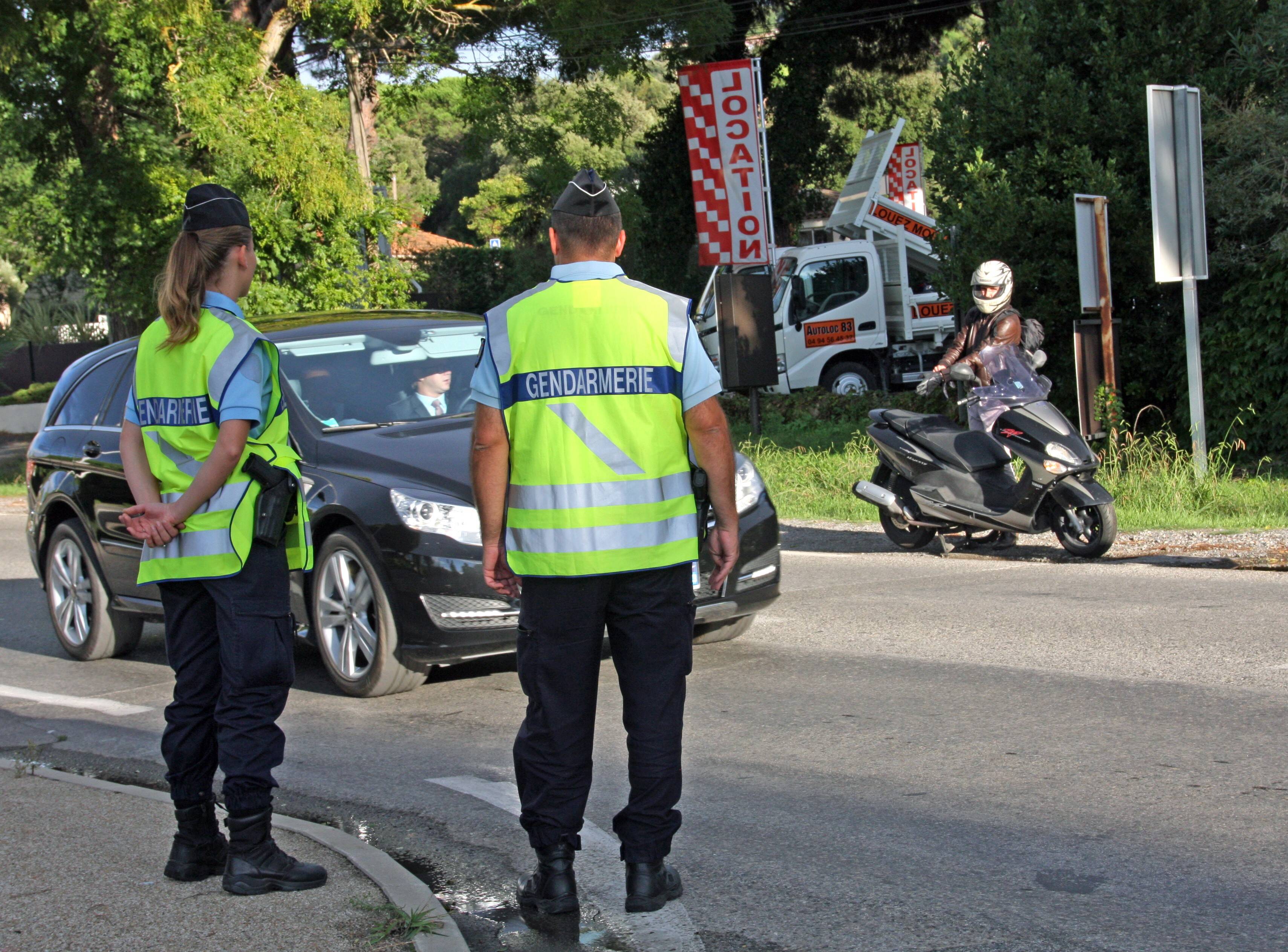Absence de macarons, non-déclaration au registre, pas de prix de la course affiché... 25 VTC en infraction sur les routes du Golfe de Saint-Tropez