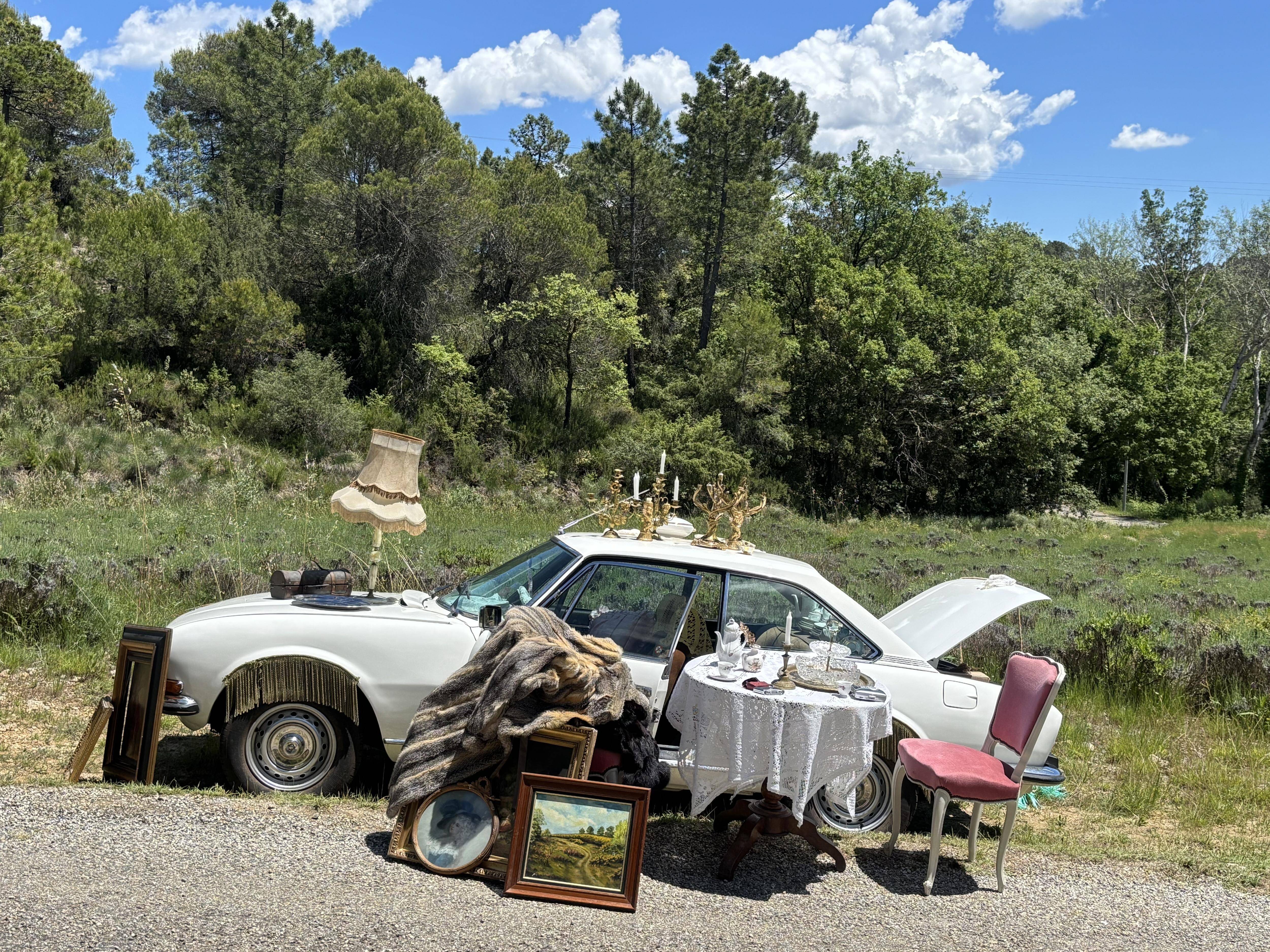 Un bouchon monstrueux pour les besoins d'un court-métrage surprenant près de Draguignan