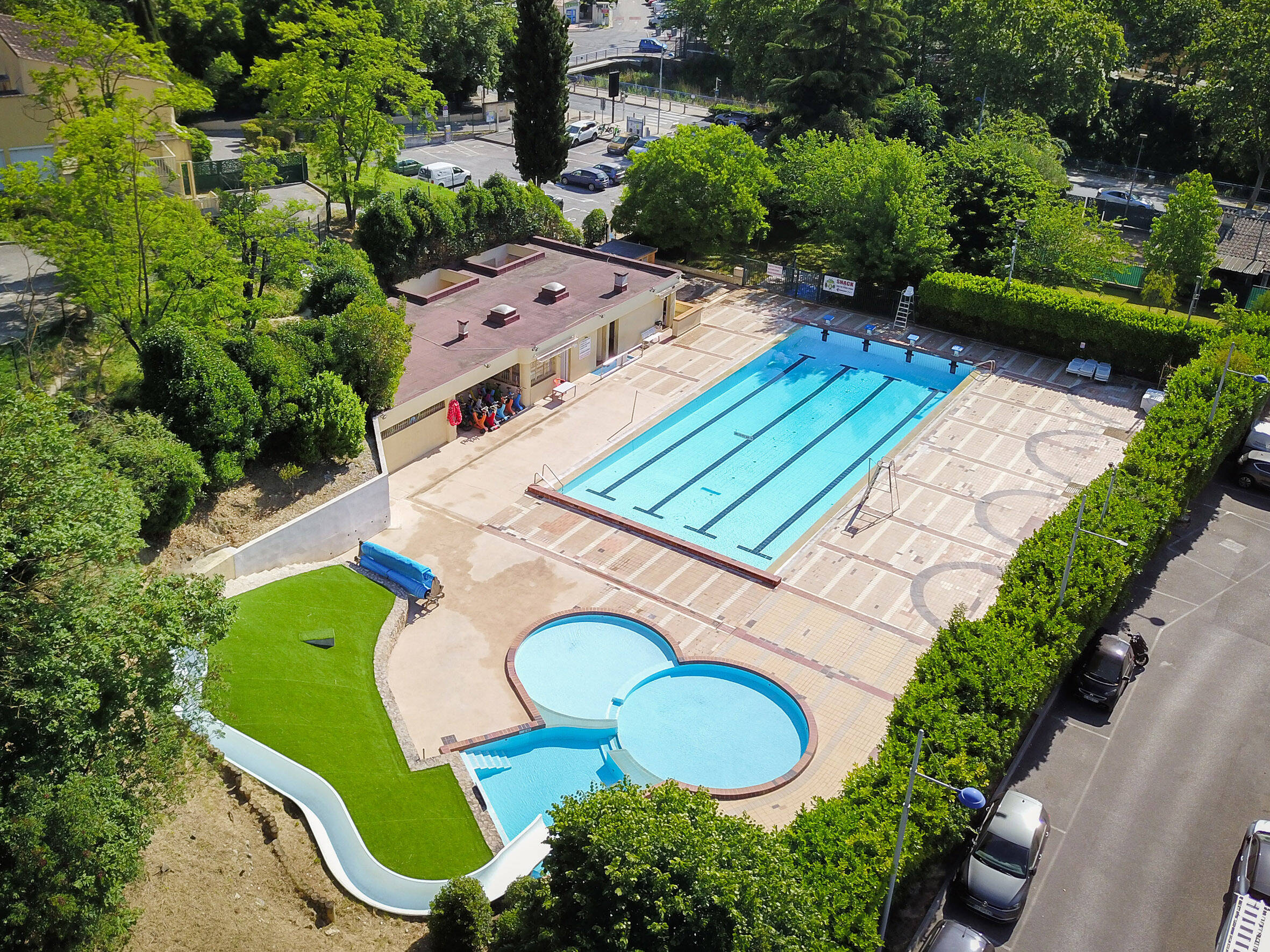 La piscine de cette commune près de Nice a rouvert ses portes pour la saison estivale