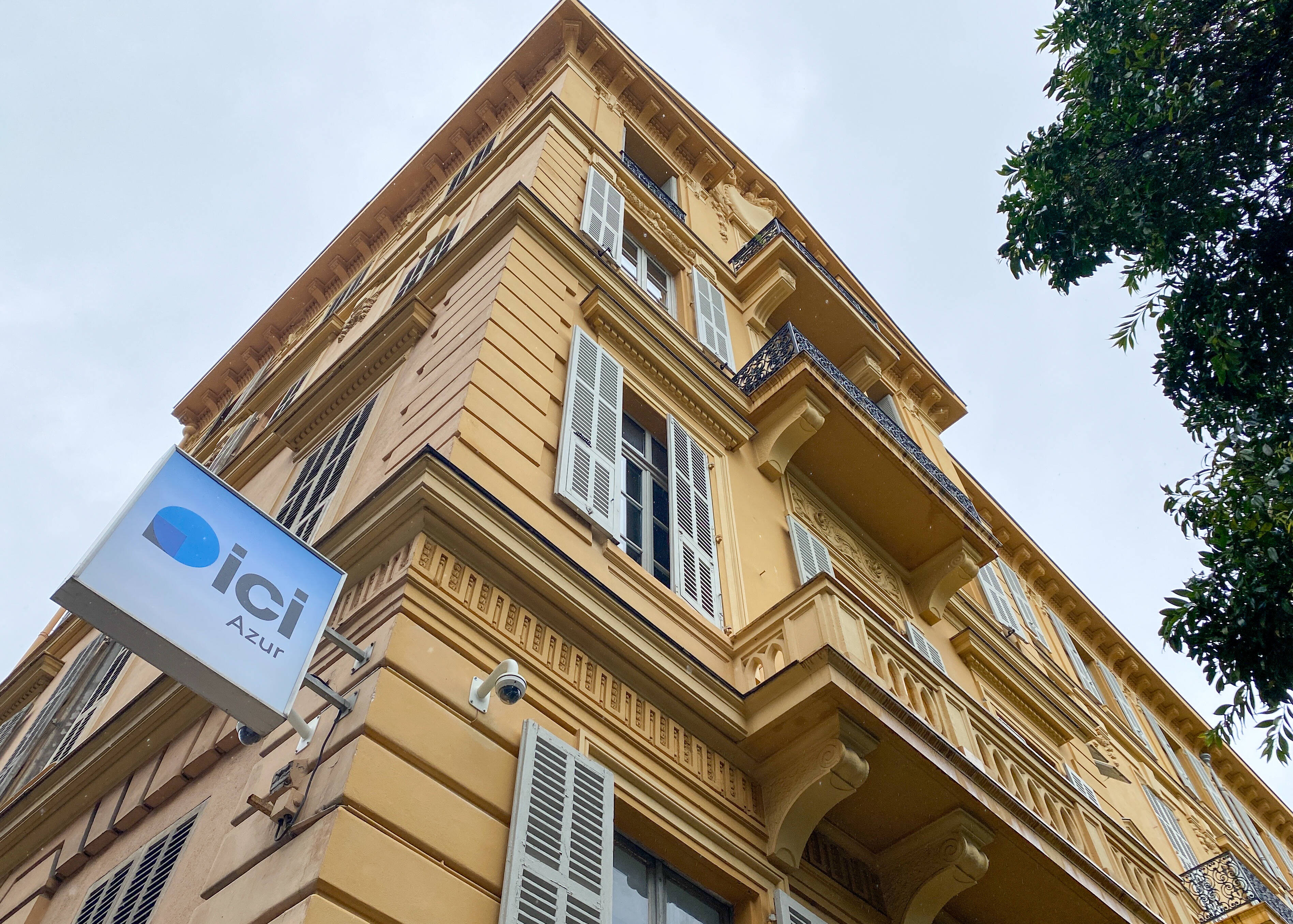 16 salariés de la radio Ici Azur réclament le retour de l'information locale et dénoncent une politique éditoriale "dangereuse et incompréhensible"