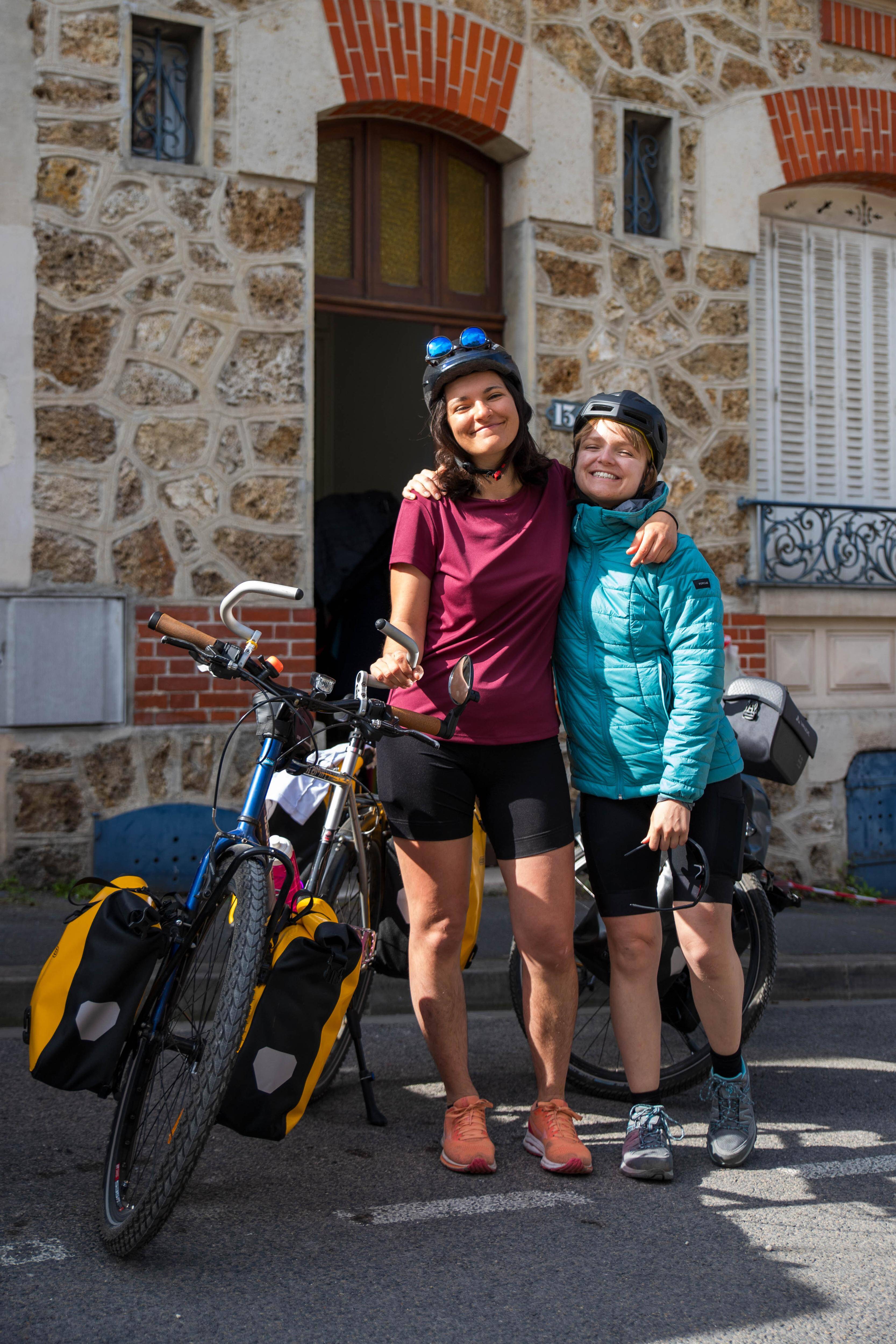 Ces ingénieures arriveront à Cannes après 8.000 km à vélo à travers l'Europe pour "rendre visibles" les femmes qui façonnent l'agriculture durable