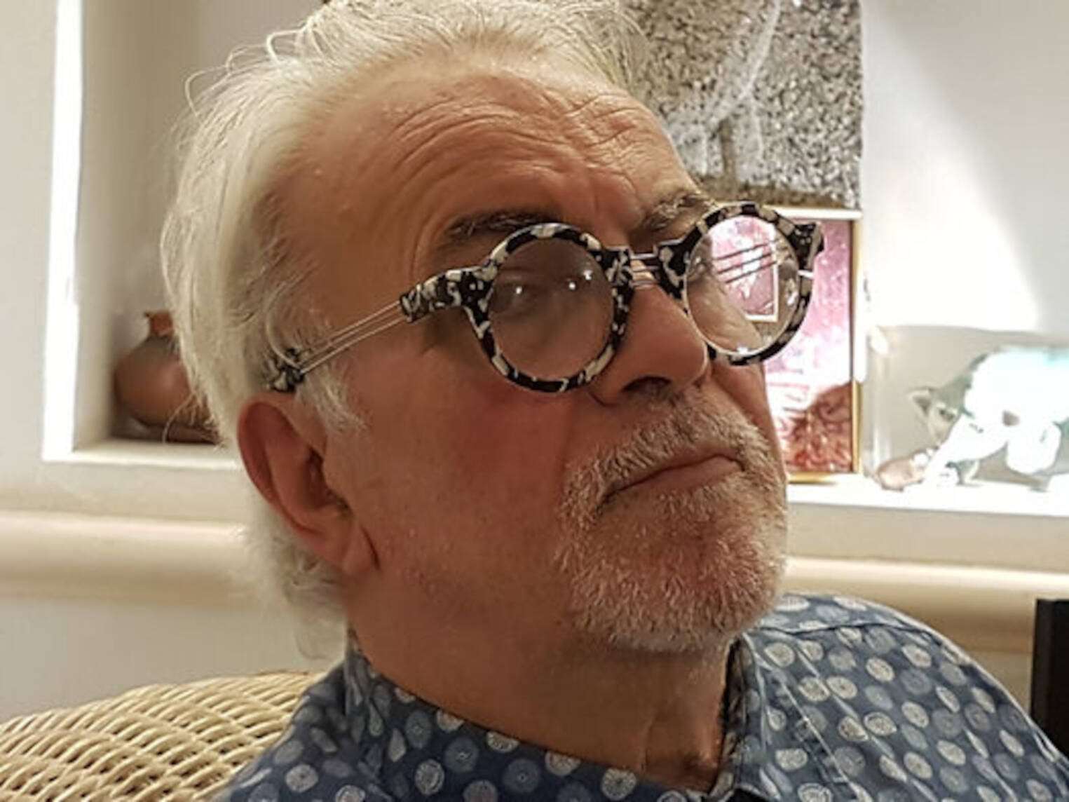 "Monument", "homme de coeur": Jean-Denis Vivien laisse le monde du théâtre en deuil