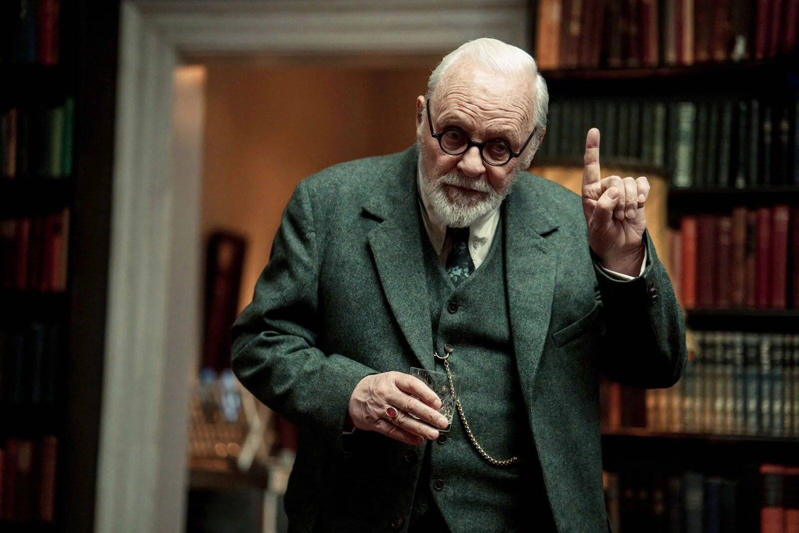 Ça sort mercredi au cinéma: "Freud, la dernière confession", Anthony Hopkins magistral dans la peau du psychanalyste