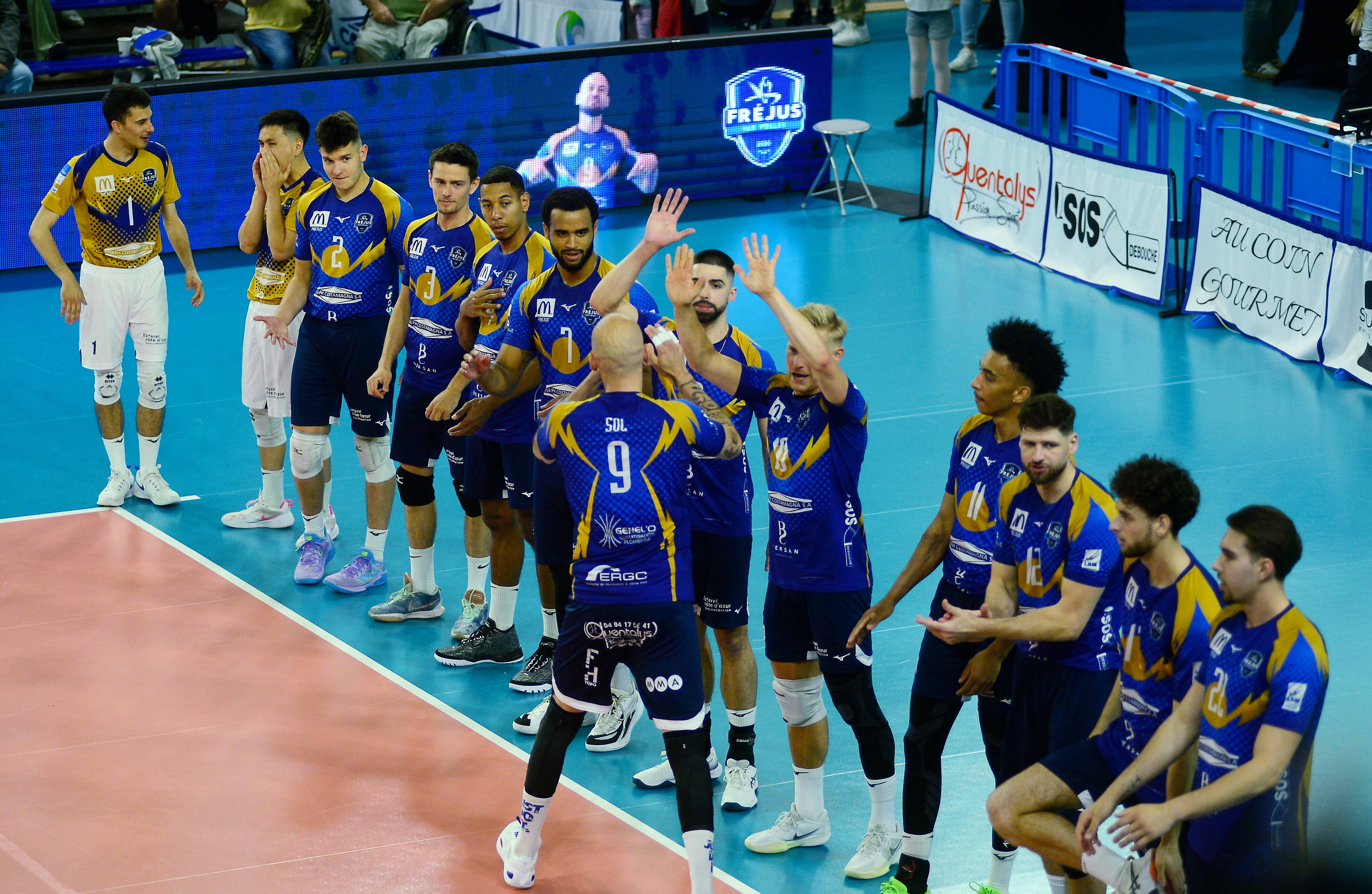 Volley-ball: une saison à marquer d'une pierre blanche pour le FFV