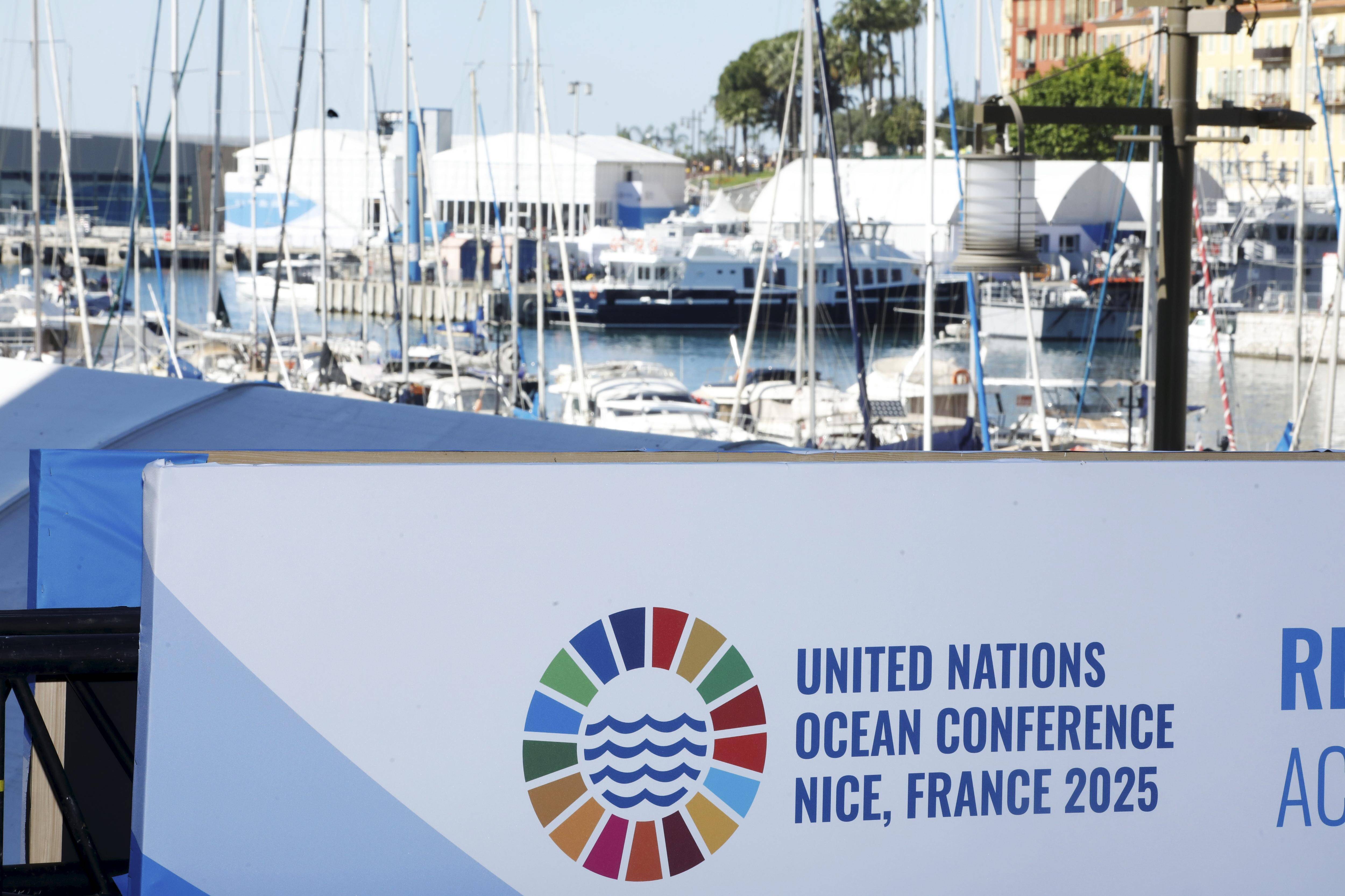 "Une lettre de plainte officielle aux Nations unies": le bateau de Greenpeace interdit de port à Nice pendant la Conférence des Nations unies sur l'océan