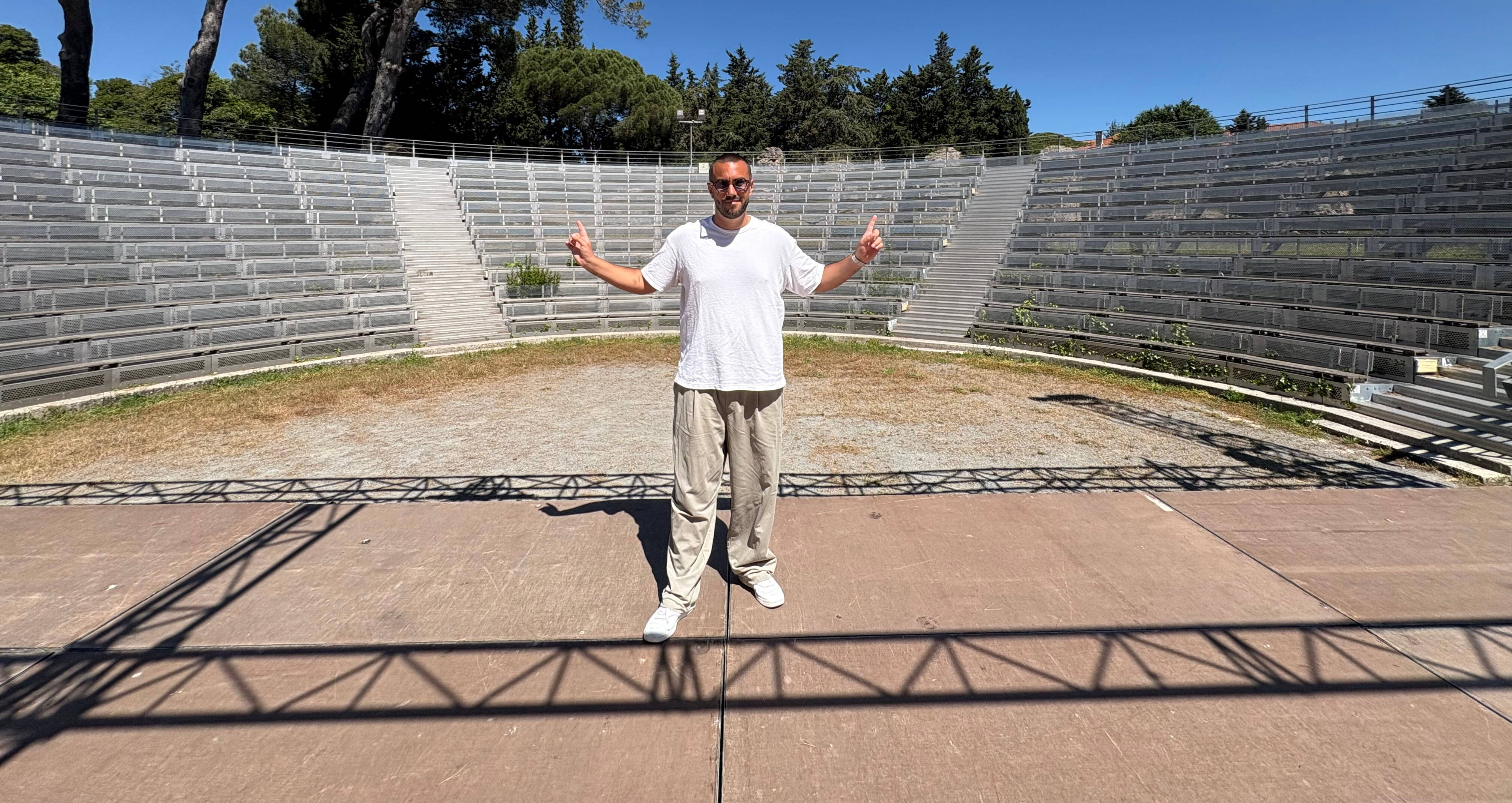 Le T'choup Comedy Club investit le théâtre romain de Fréjus pour une soirée stand-up XXL: voici tout ce qui vous y attend!