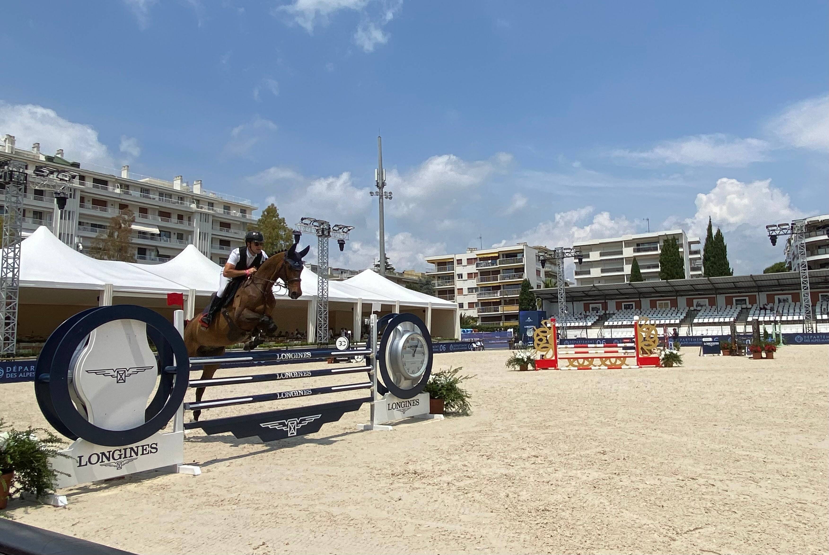 Groom, chef de piste, bénévole... Ces passionnés qui font aussi le Jumping de Cannes