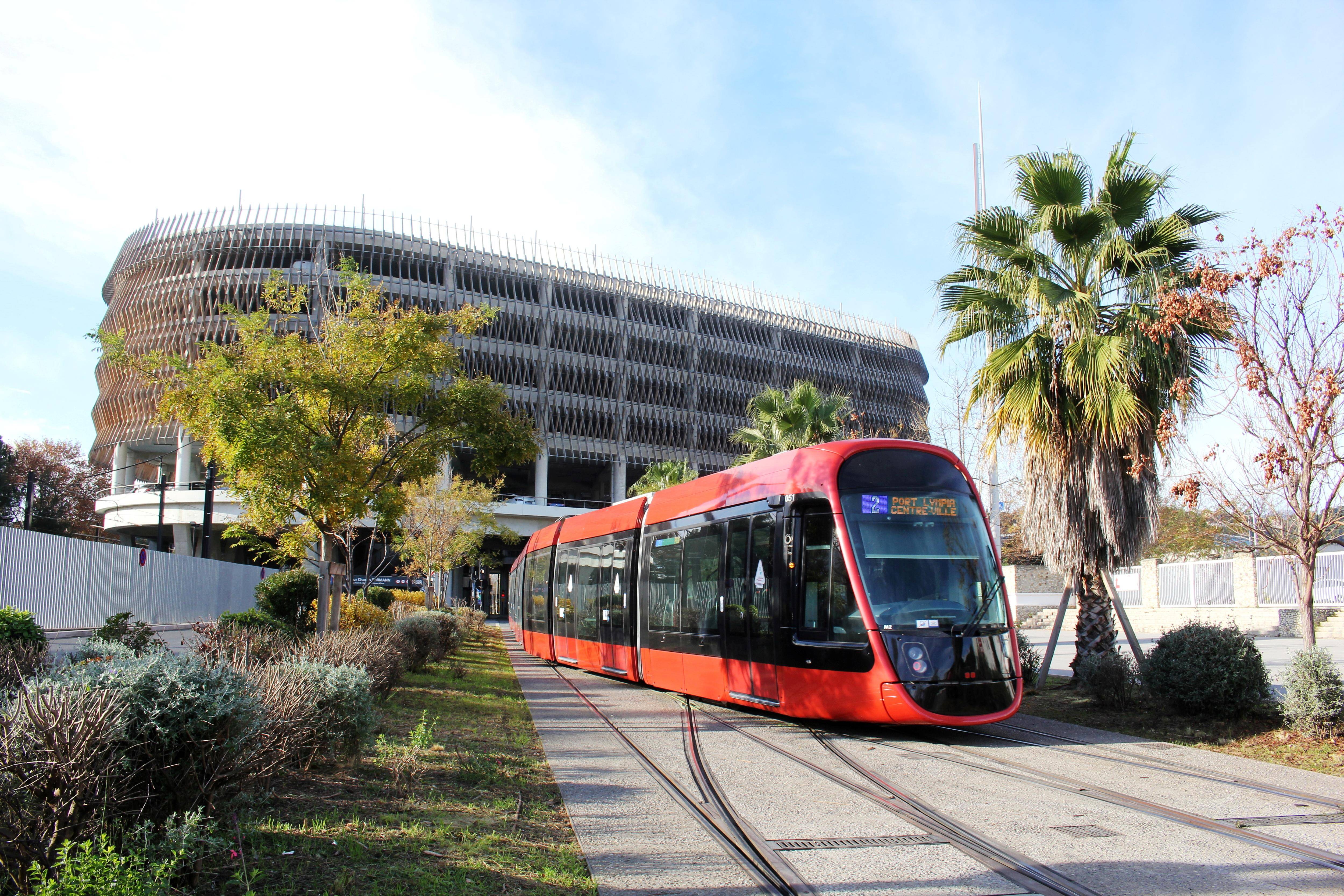 Le réseau Lignes d'Azur fonctionnera en horaires de jour férié, ce lundi 9 juin 2025, pour la Pentecôte