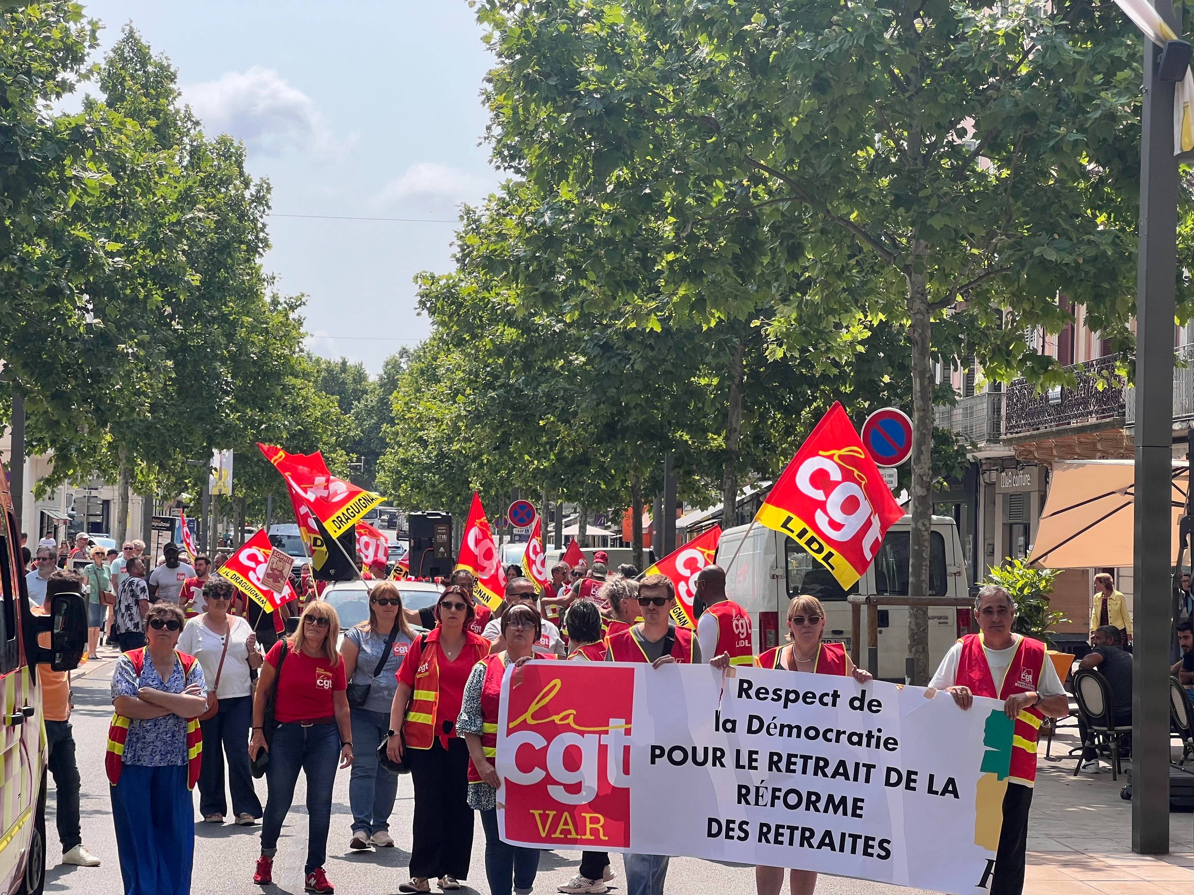 Mobilisation Sociale à Draguignan : La CGT et la FSU en Action Contre la Réforme des Retraites Mobilisation Sociale à Draguignan : La CGT et la FSU en Action Contre la Réforme des Retraites