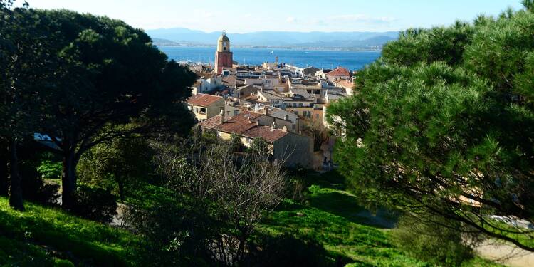 Un couple vole 4.400 euros de maroquinerie chez Gucci à Saint-Tropez... L'homme prend la fuite, sa femme est condamnée