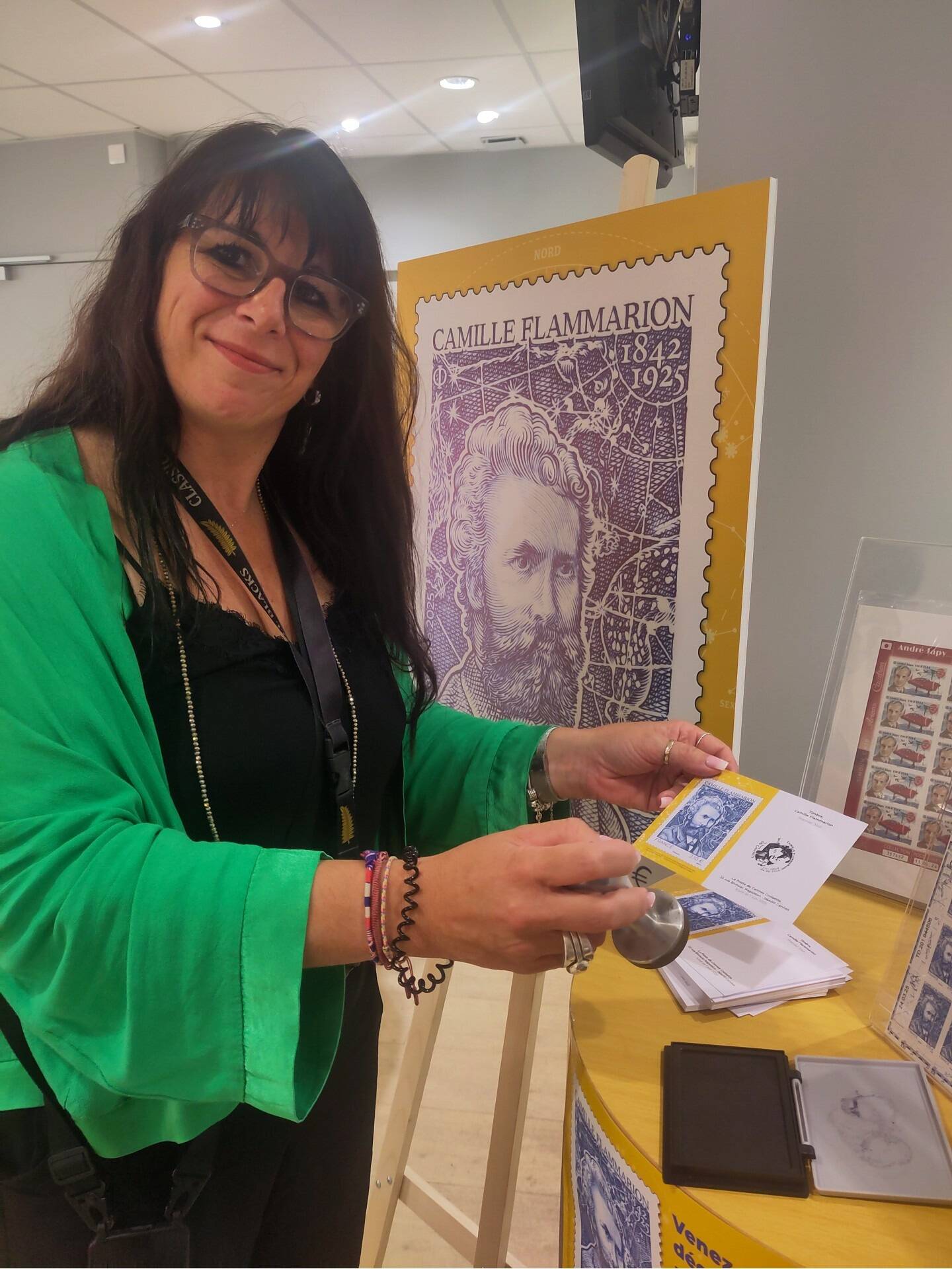 Un timbre en hommage à Camille Flammarion en vente en avant-première à Cannes