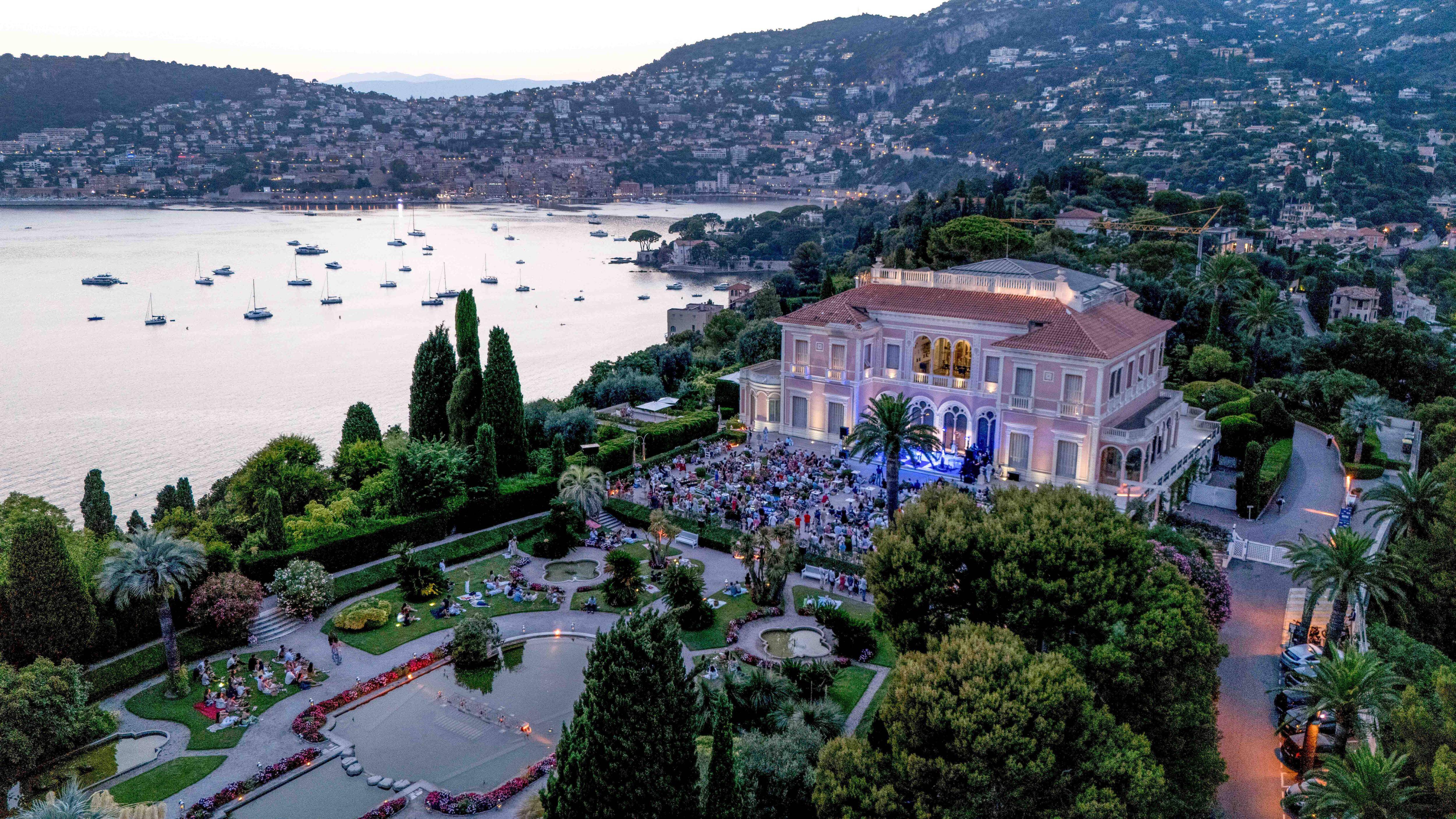Thomas Dutronc et Angélique Kidjo cet été aux Nocturnes de la Villa à Saint-Jean-Cap-Ferrat