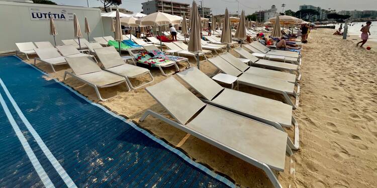 Un matelas sur la plage pour 10 euros la journée? On vous dit tout sur ce bon plan à Juan-les-Pins