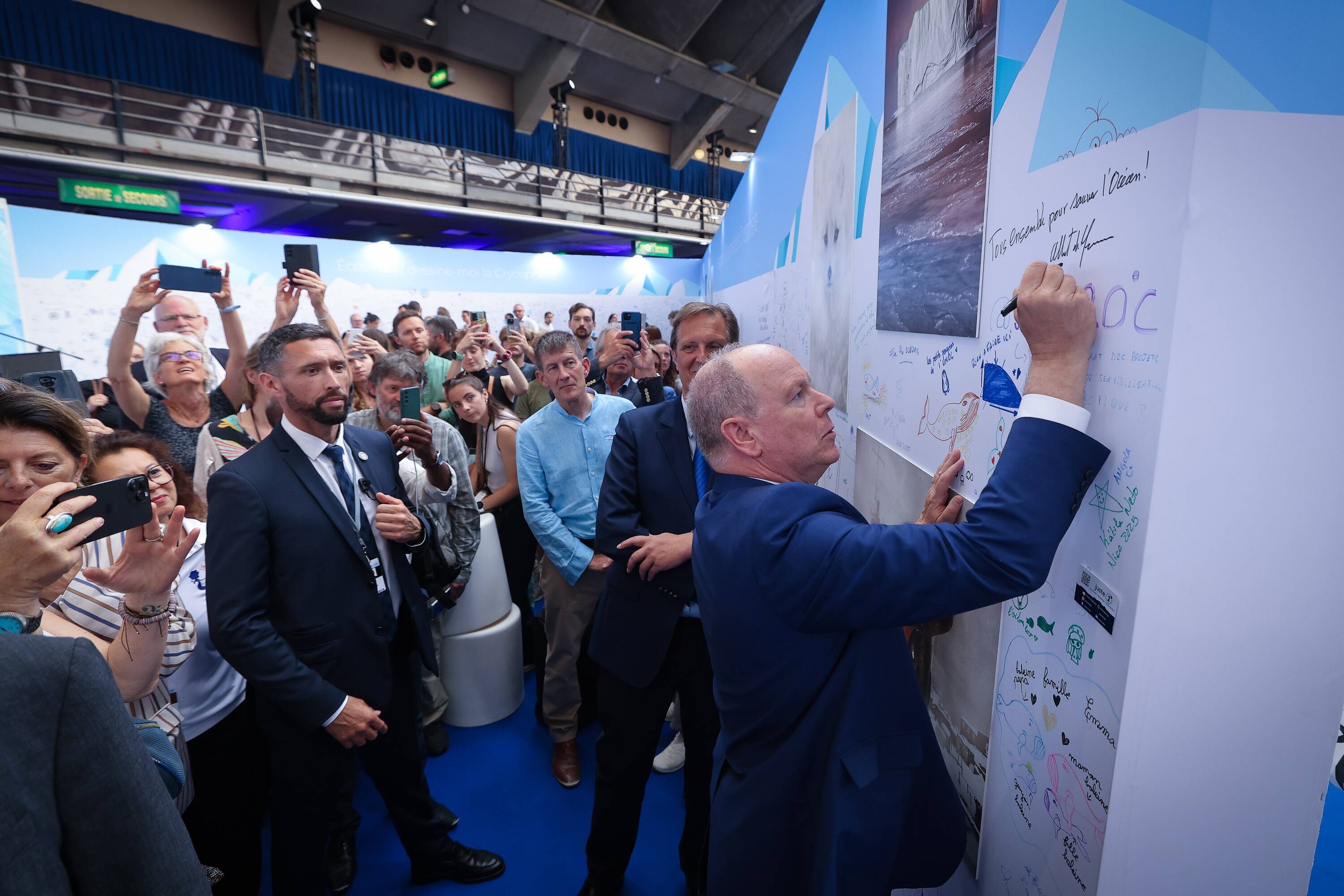 "Toute exploitation minérale des grands fonds devrait s'effectuer dans un cadre réglementaire": le prince Albert II alerte sur les dérives en haute mer à l'UNOC