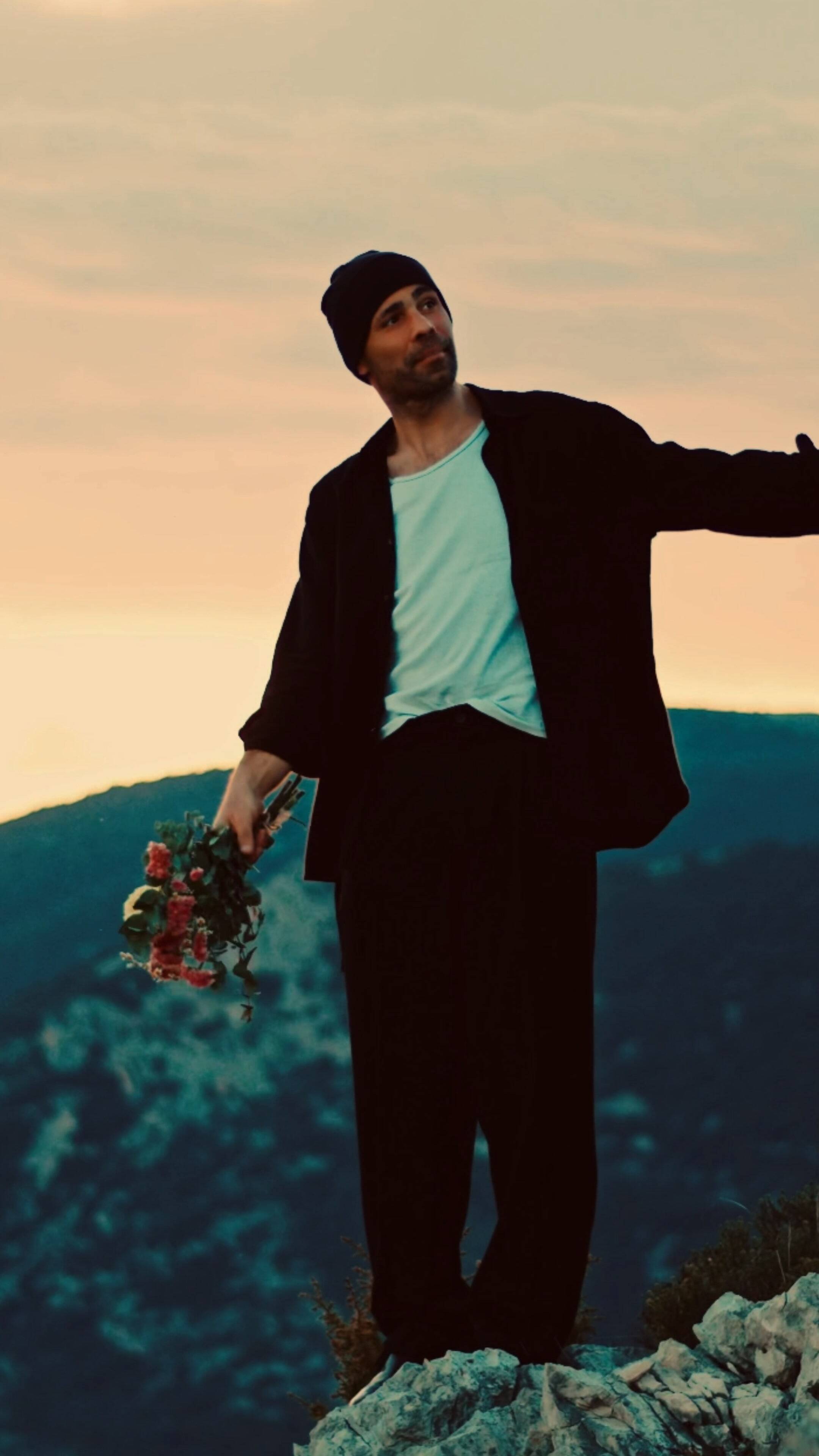 Découvrez la plume de l'Oiseau noir ce jeudi en première partie de Ben Mazué aux Nuits Carrées