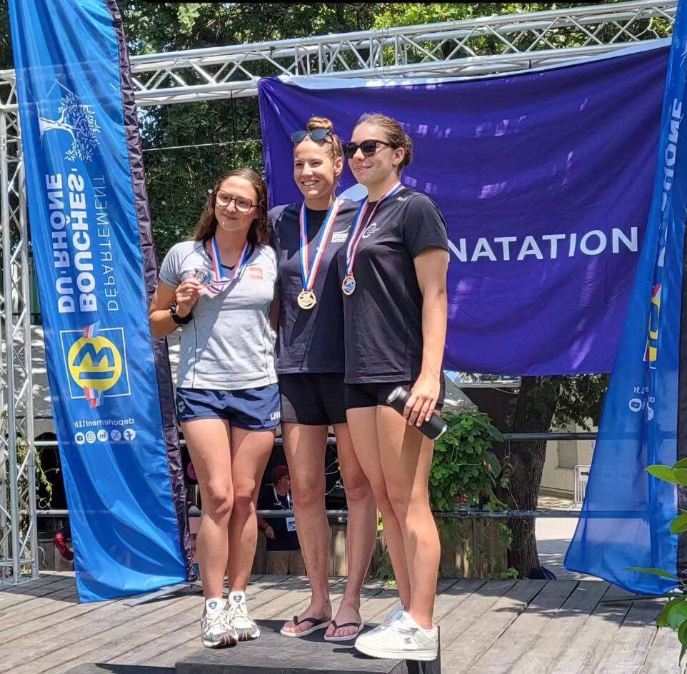 Nage en eau libre: un triplé et une revanche pour la Varoise Caroline Jouisse