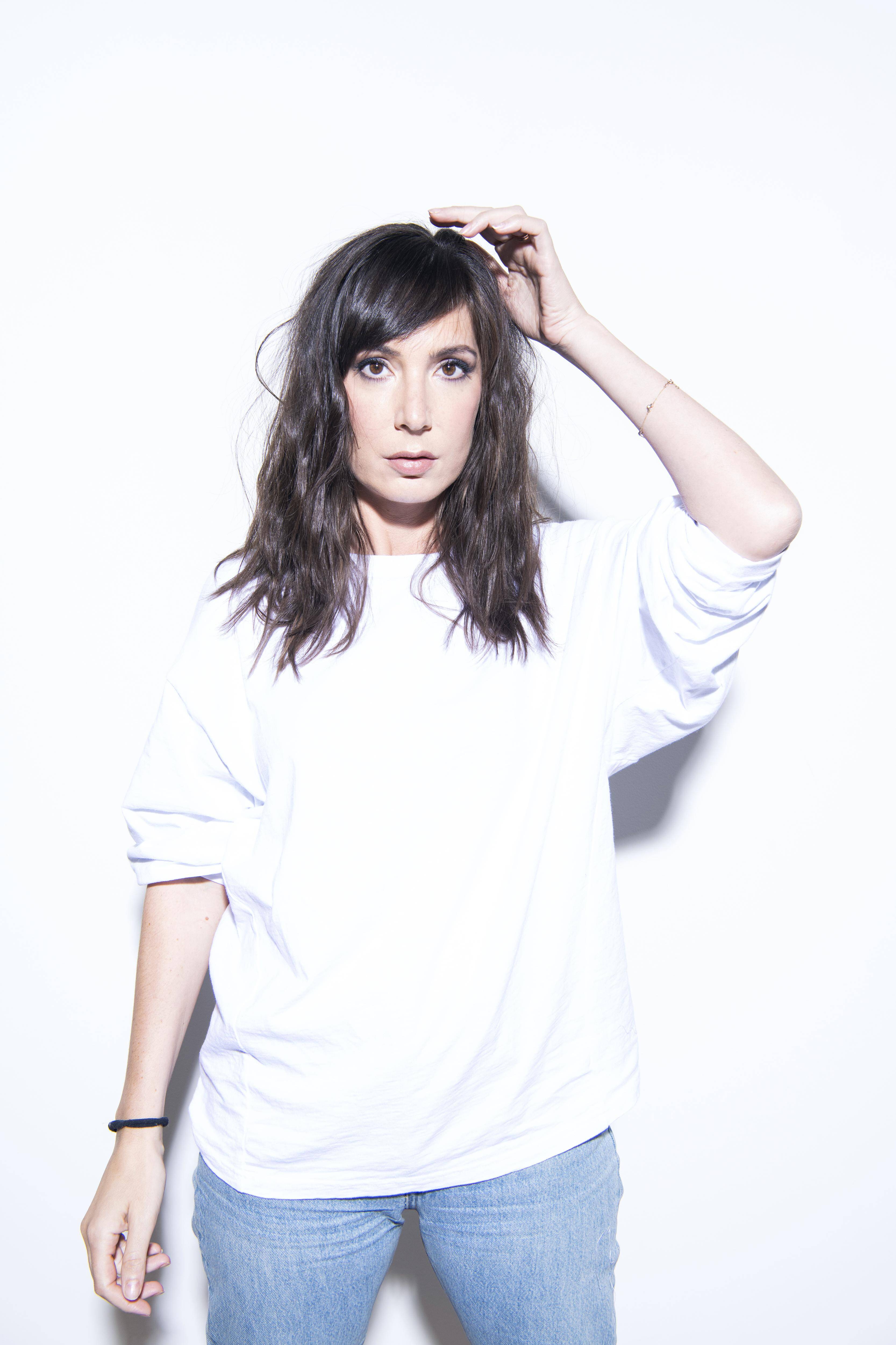 "Je m'excuse moins d'être là": Nora Hamzawi en pleine forme à Nice