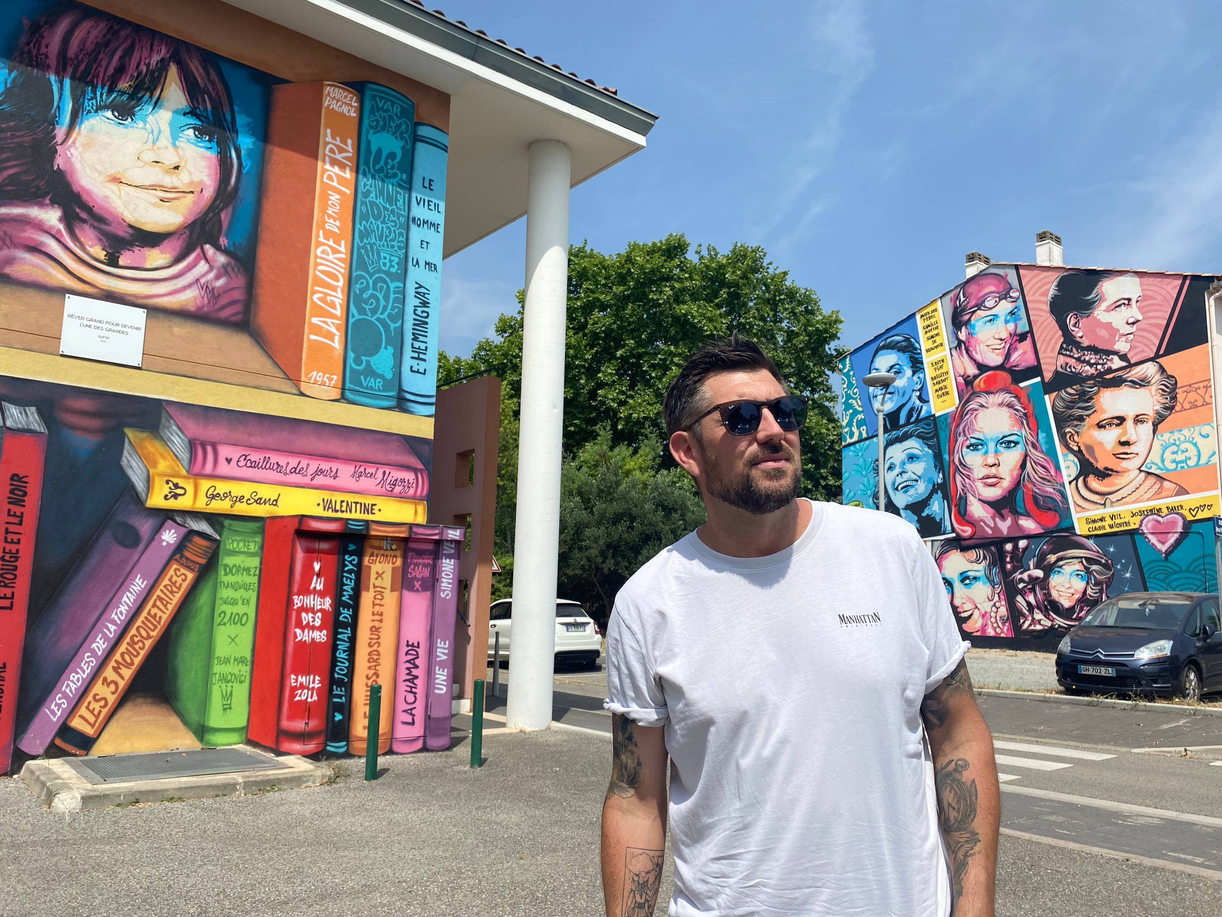 Qui est Sufyr, ce street-artiste varois et disciple de Banksy qui s'est imposé avec ses portraits colorés?