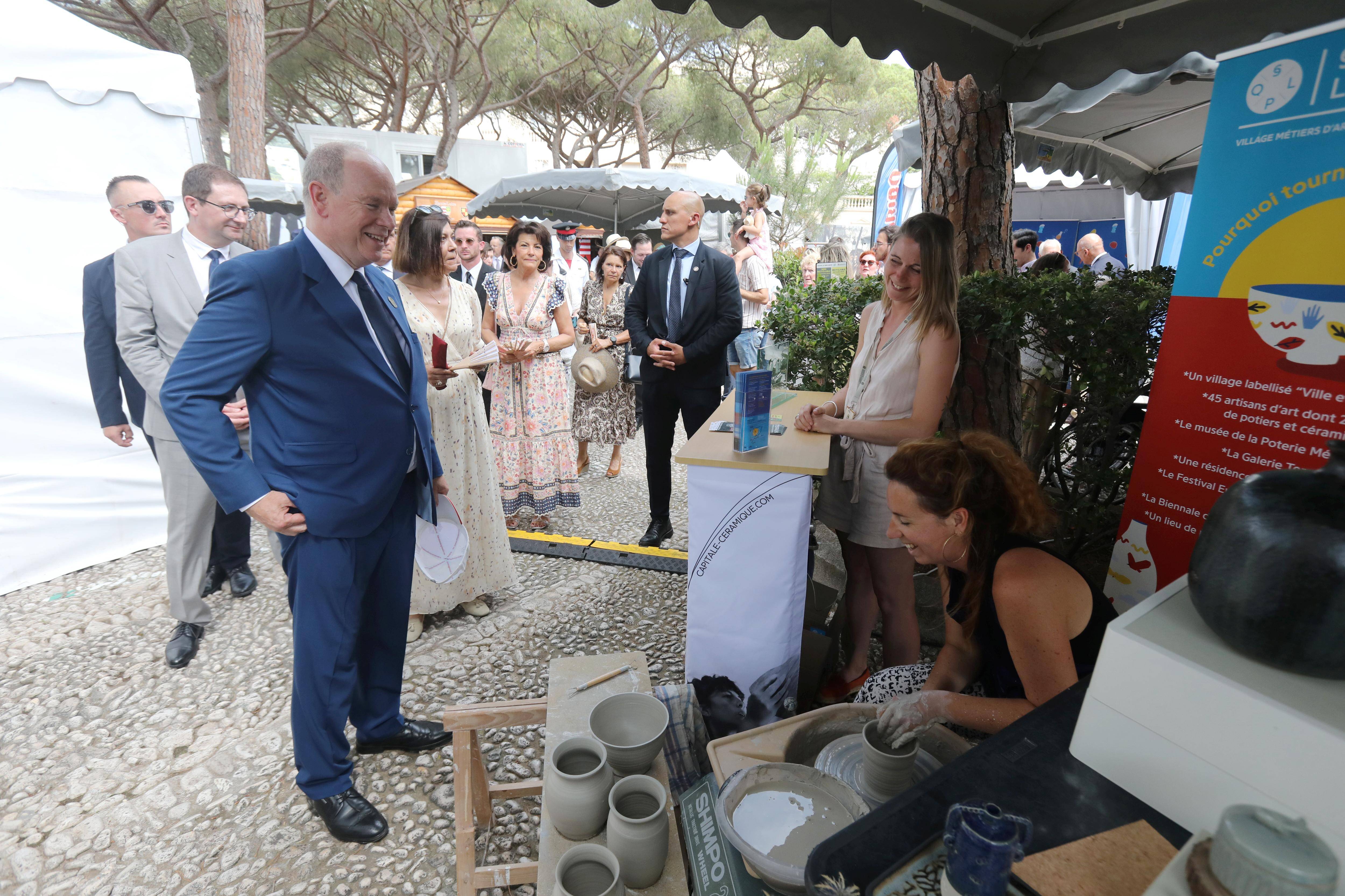 Le couple princier et ses enfants reçoivent en fête jusqu'à dimanche les communes liées à l'histoire des Grimaldi