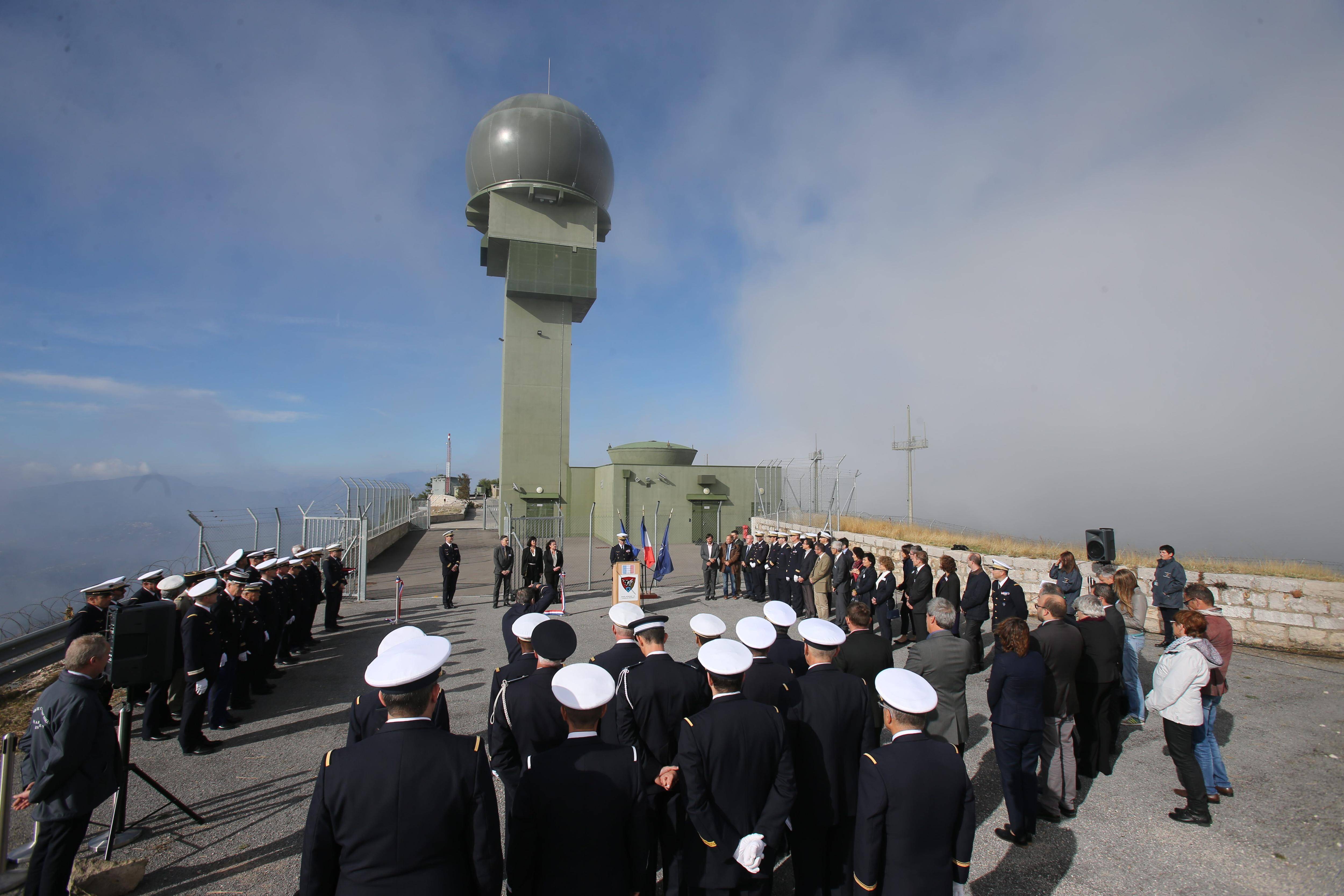 Pas de missiles ou d'avions de chasse mais un radar très puissant: à quoi sert encore la base militaire du mont Agel?