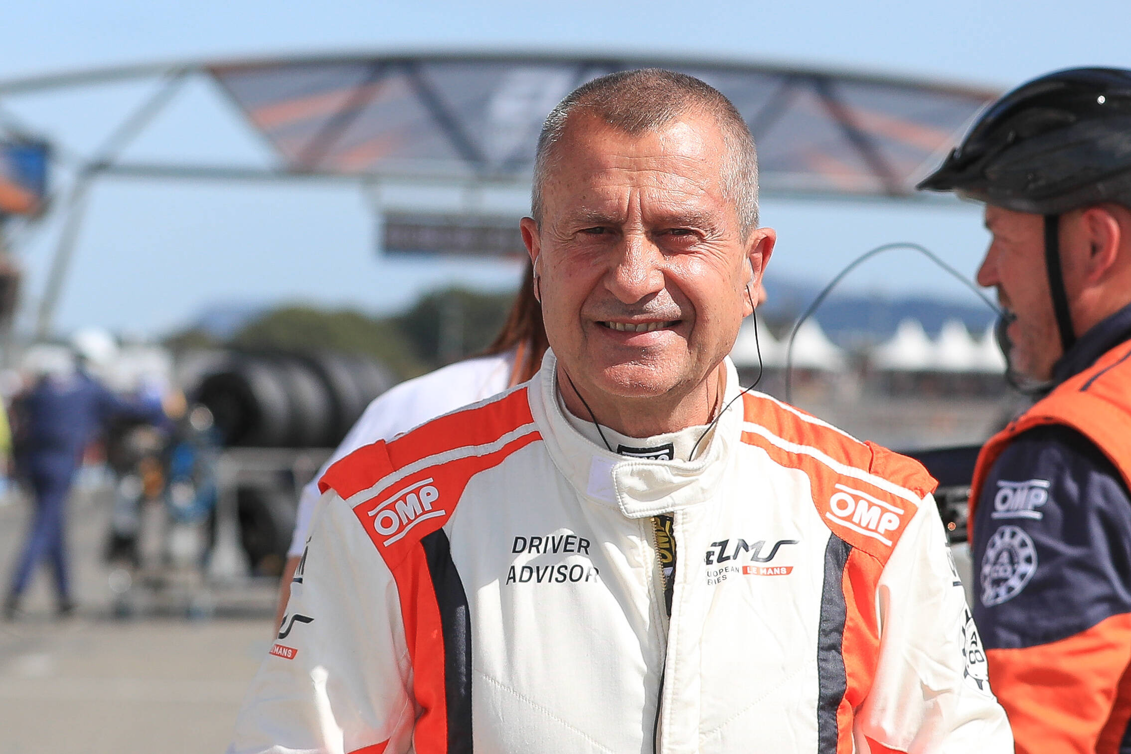 "Seul, vous ne gagnez rien": on a rencontré le pilote varois Yannick Dalmas dans le paddock des 24 Heures du Mans