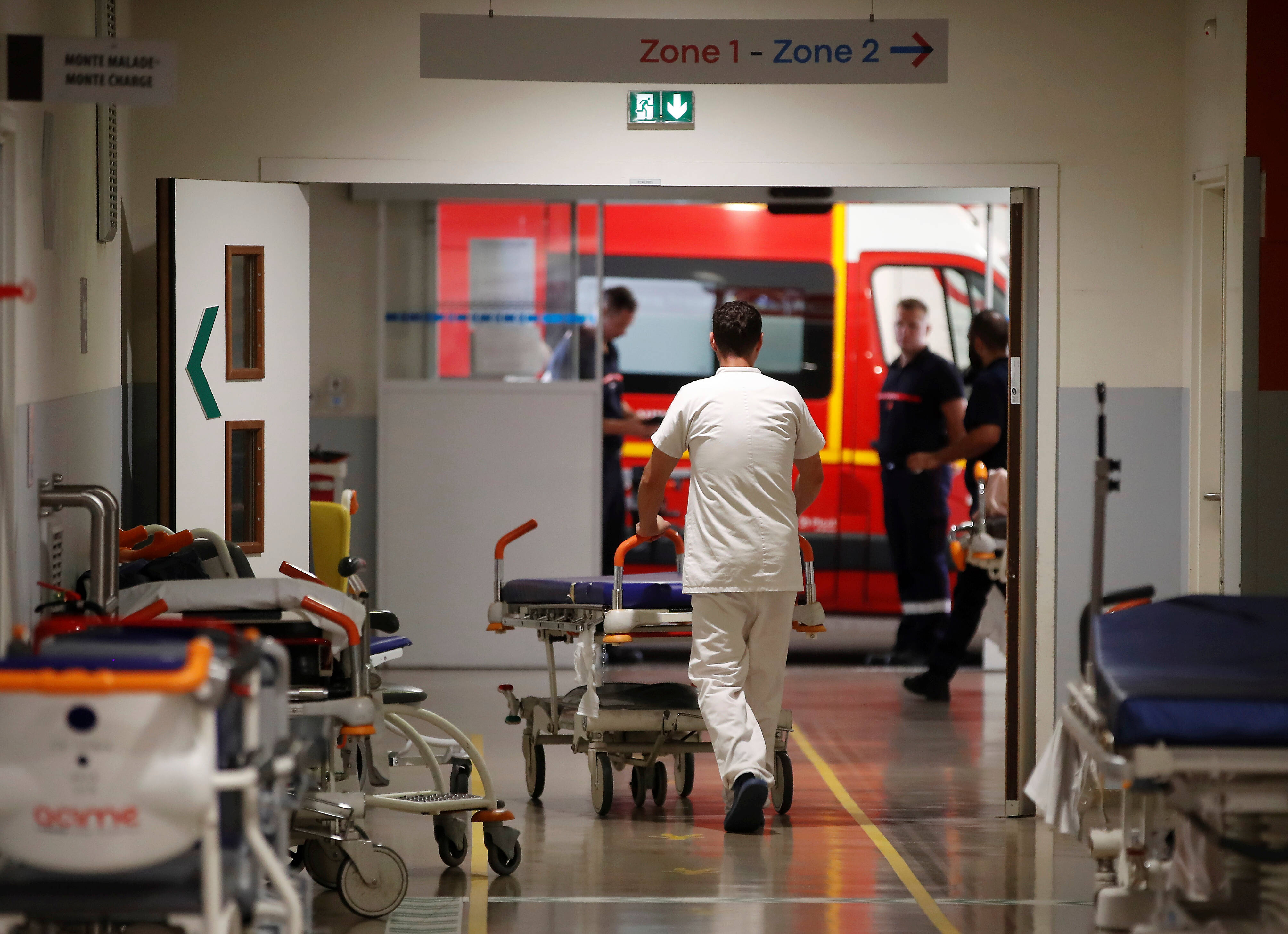 "Je vais t'égorger et te saigner comme un mouton": une Niçoise condamnée après avoir menacé de mort une infirmière, des pompiers et une magistrate